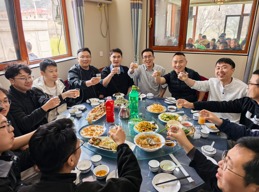 spring hiking team building at erlong mountain-5