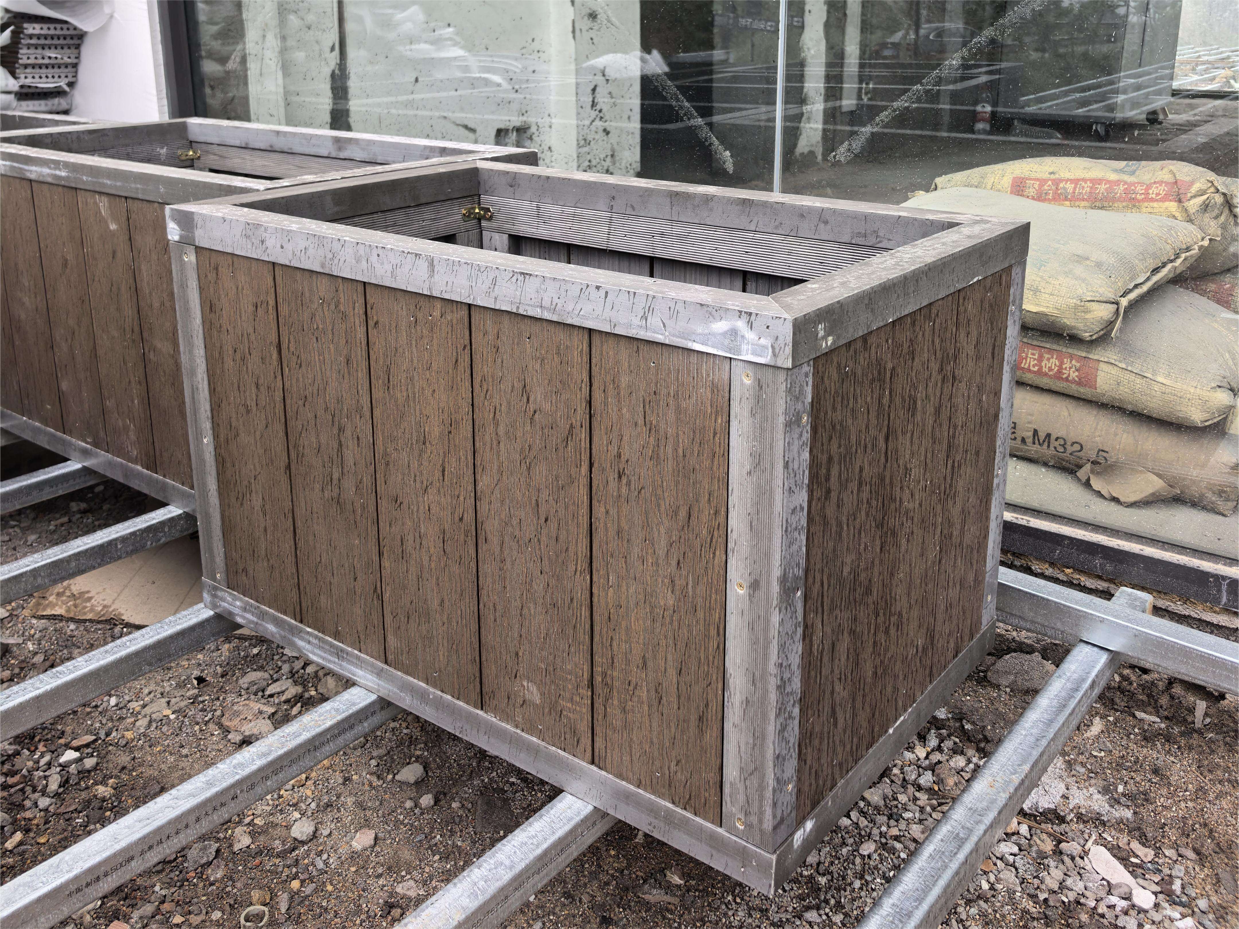 /turn-pvc-decking-offcuts-into-stunning-planter-boxes---ultimate-upcycling-guide