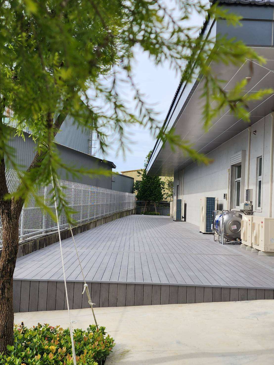 How to Choose the Best Outdoor Decking Manufacturer: 10 Expert Tips