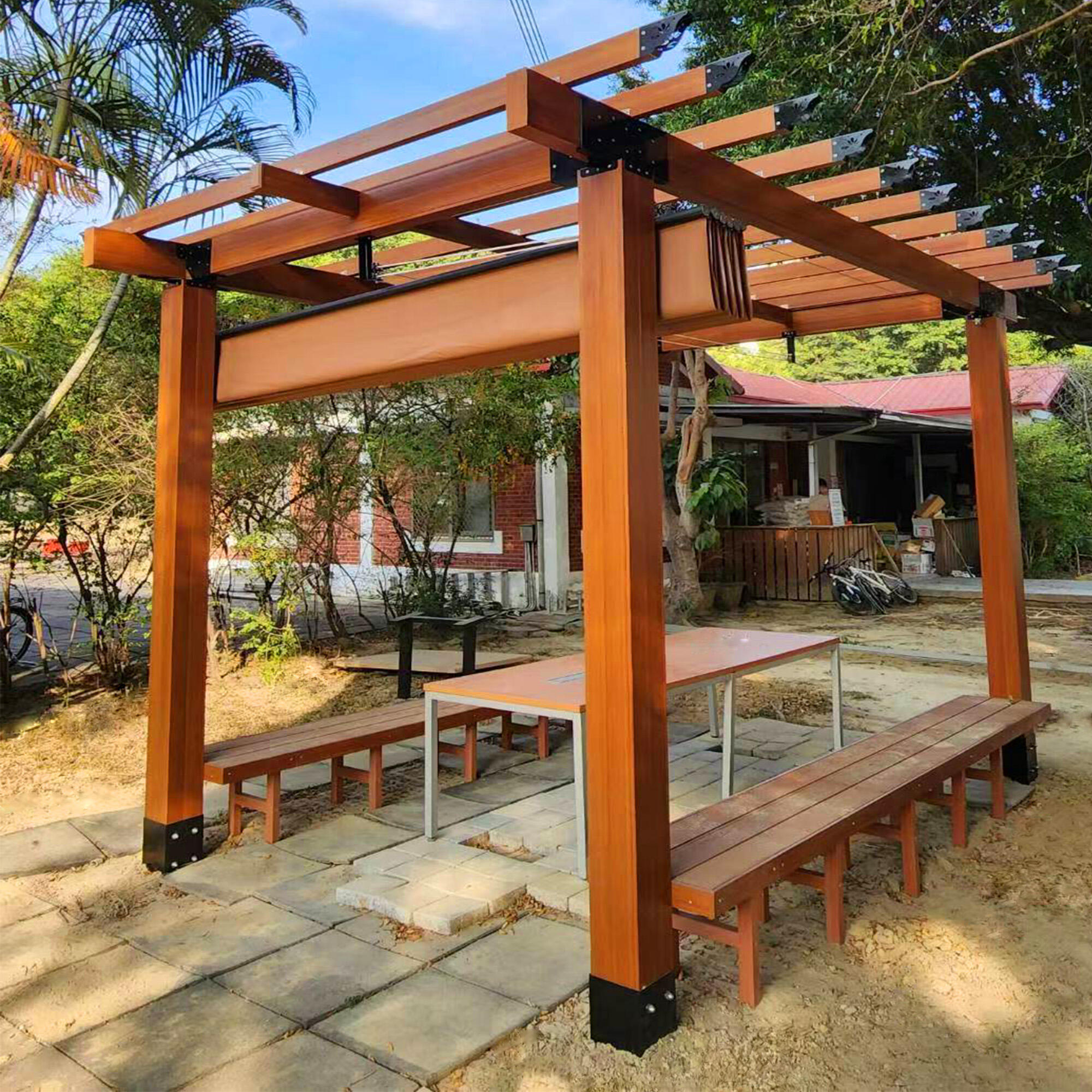 Aluco-træ Pergola