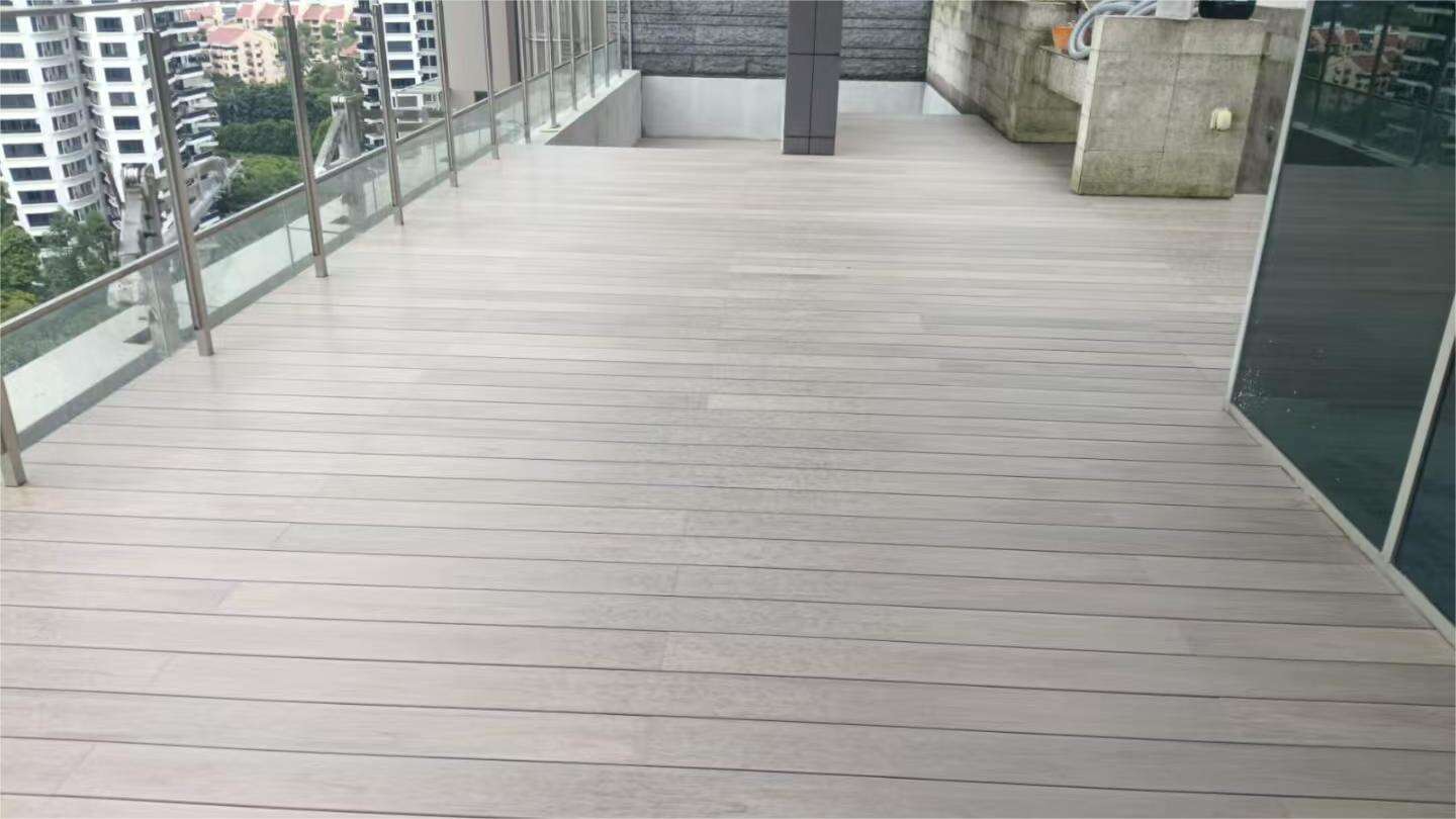 Colorfast Outdoor Decking: How to Keep Your Outdoor Space Vibrant for Years