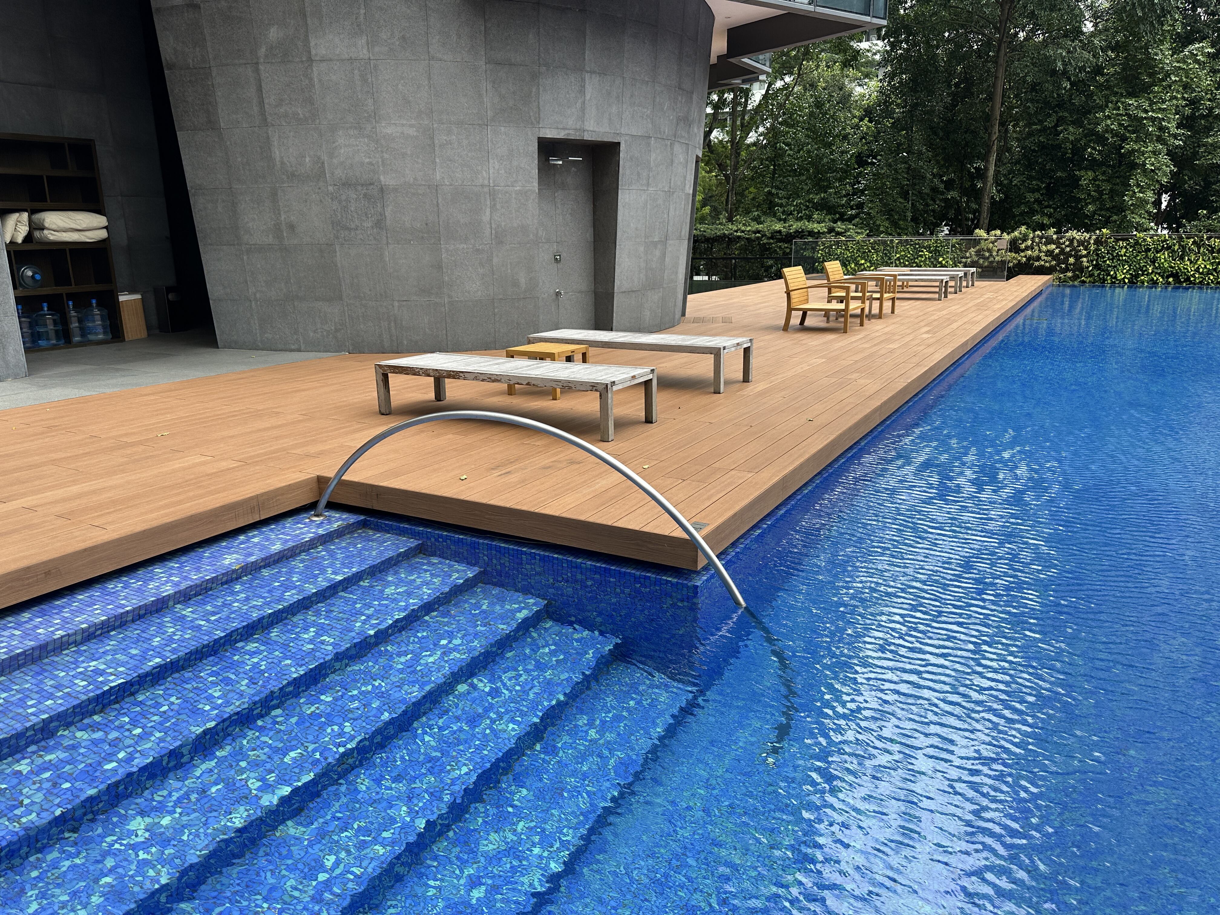 PVC Decking vs Wood: 5 Undeniable Benefits for Canadian Backyards