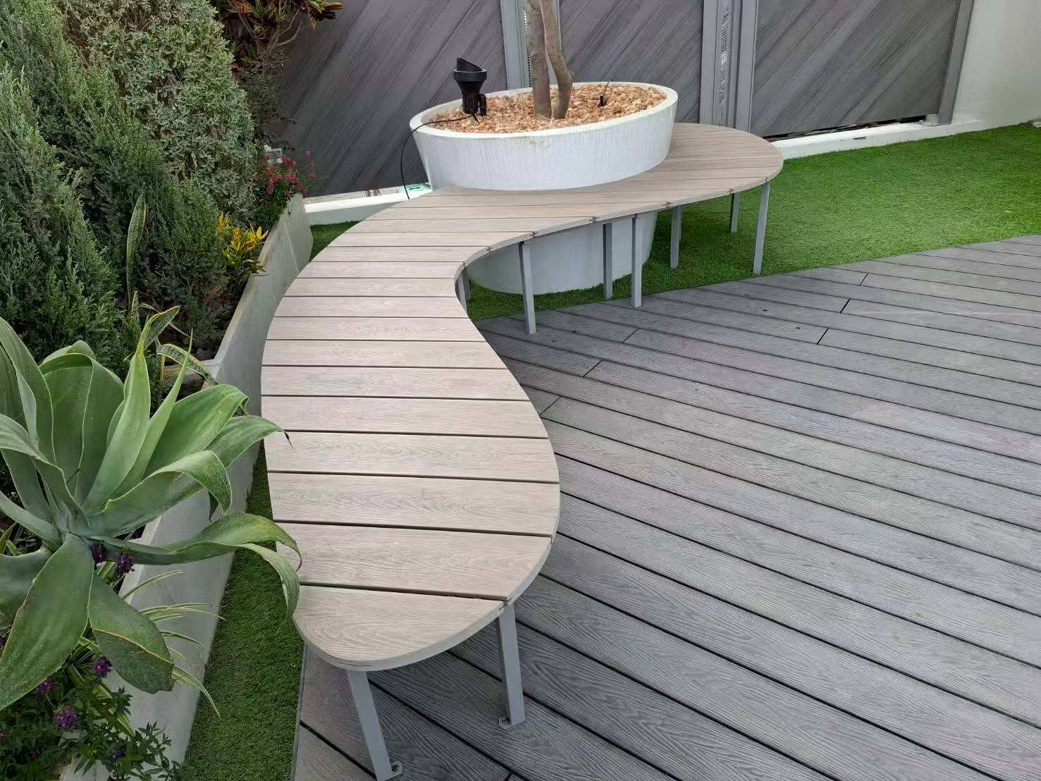 The Sunken Patio Oasis – Where Your Floor Becomes an Extension of the Sky