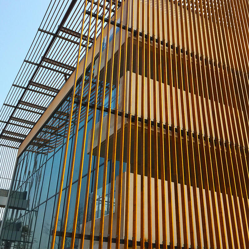 Fasáda z PVC předvádí Solaris Tower v Barceloně