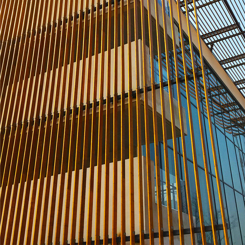 Fasáda z PVC předvádí Solaris Tower v Barceloně