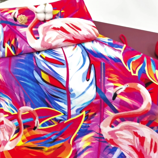 Farverig flamingo badhandklæde