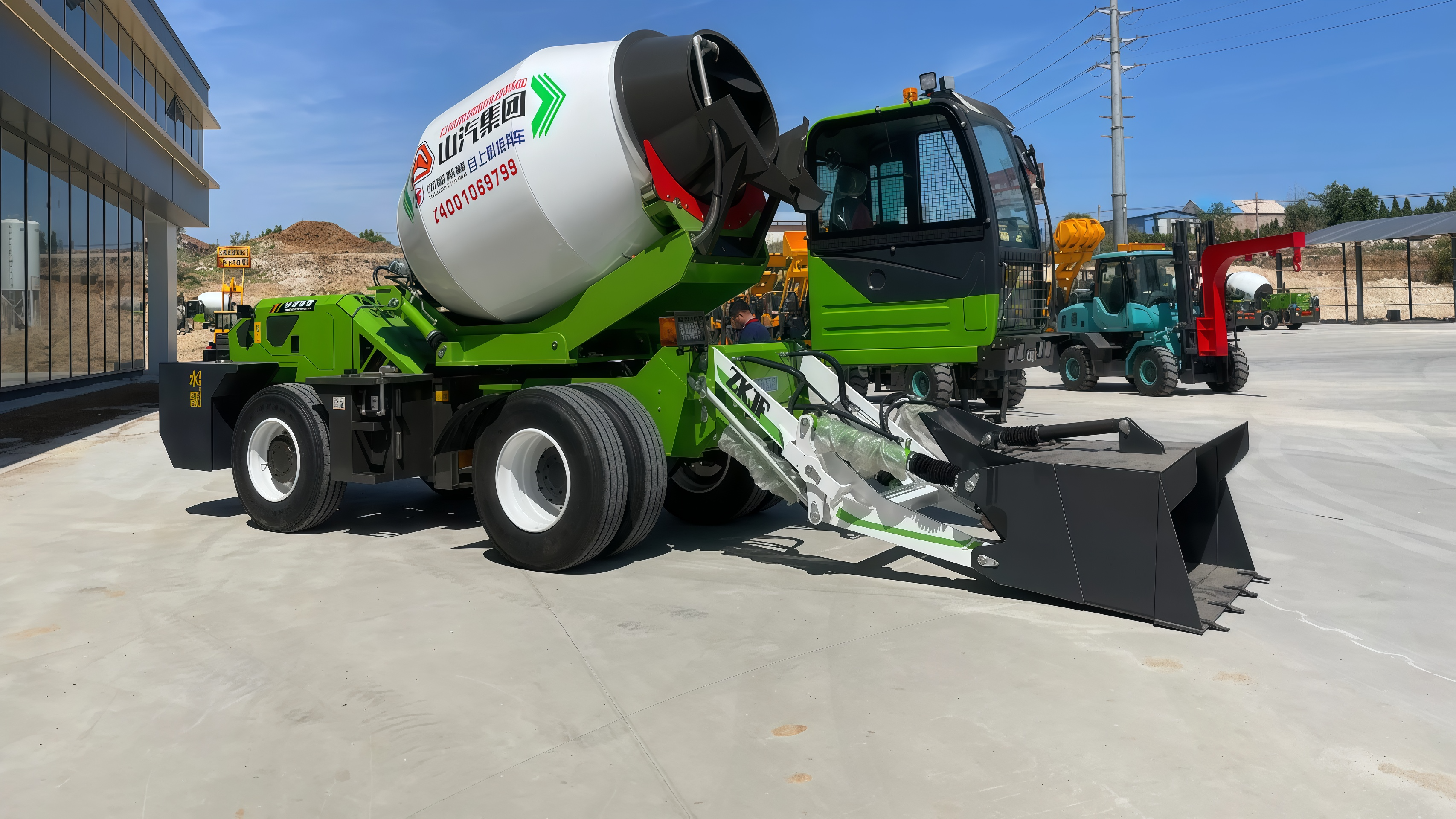 Self Loading Mixer Truck