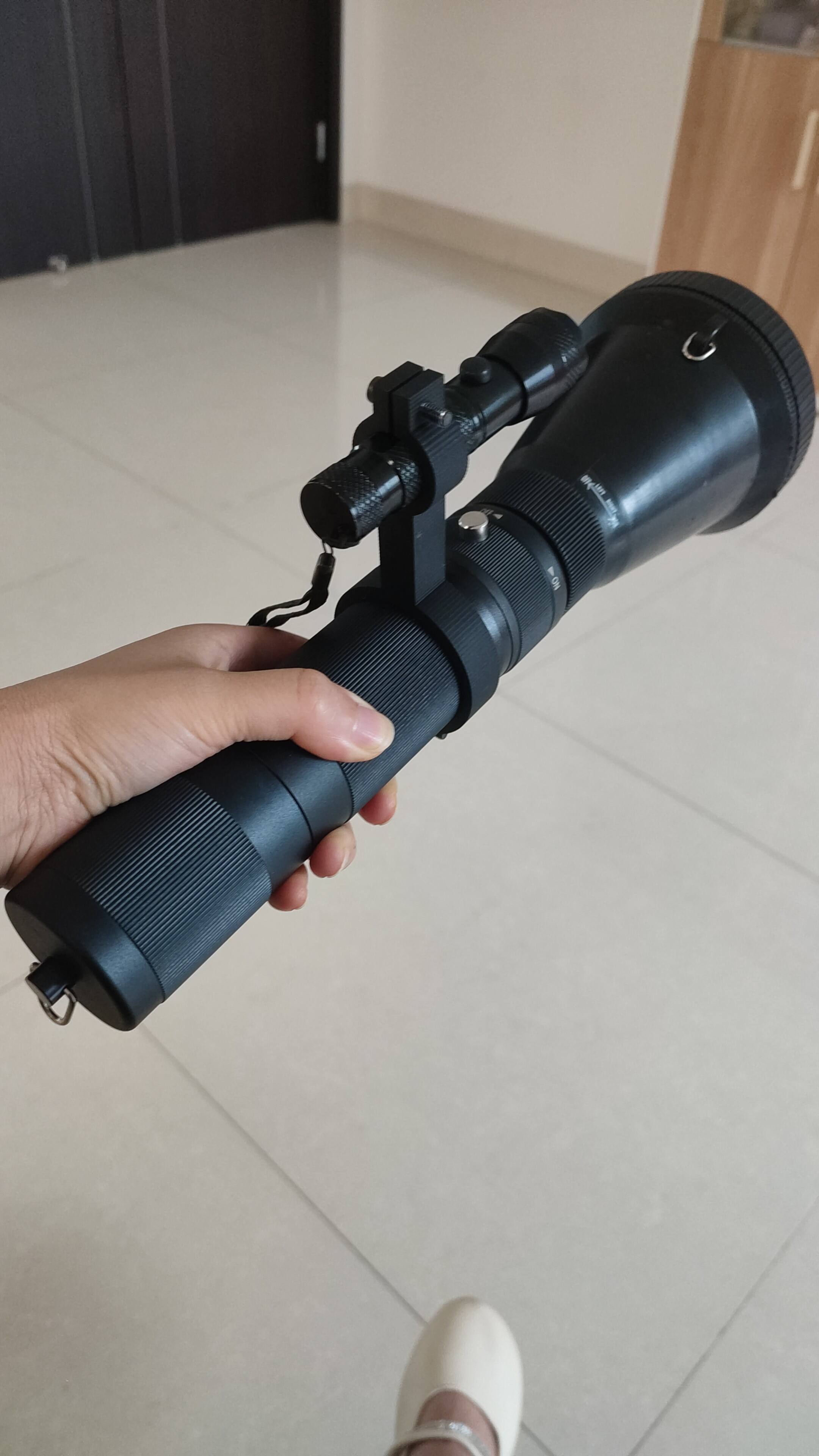 Atualização Tática: Lançador de Rede com Lanterna Laser Integrada