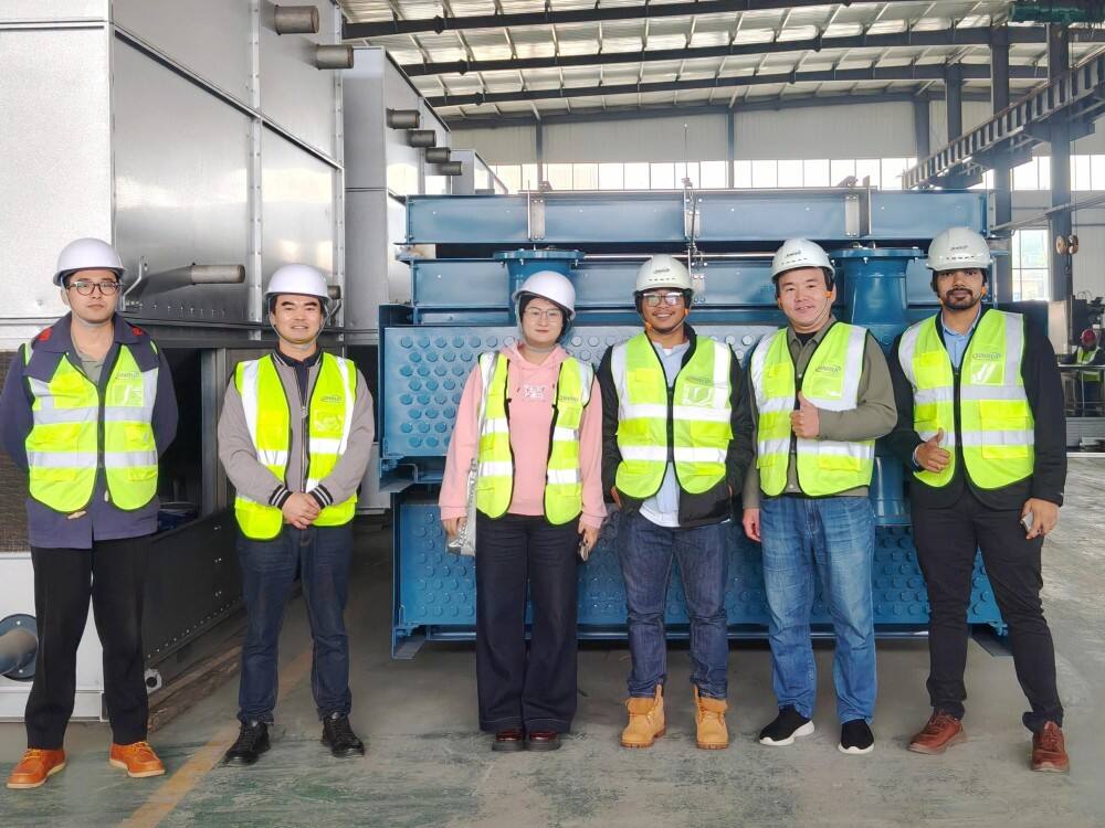 Indonesian PT Hidroflex team visited Sinrui Mining's factory and took a group photo.jpg