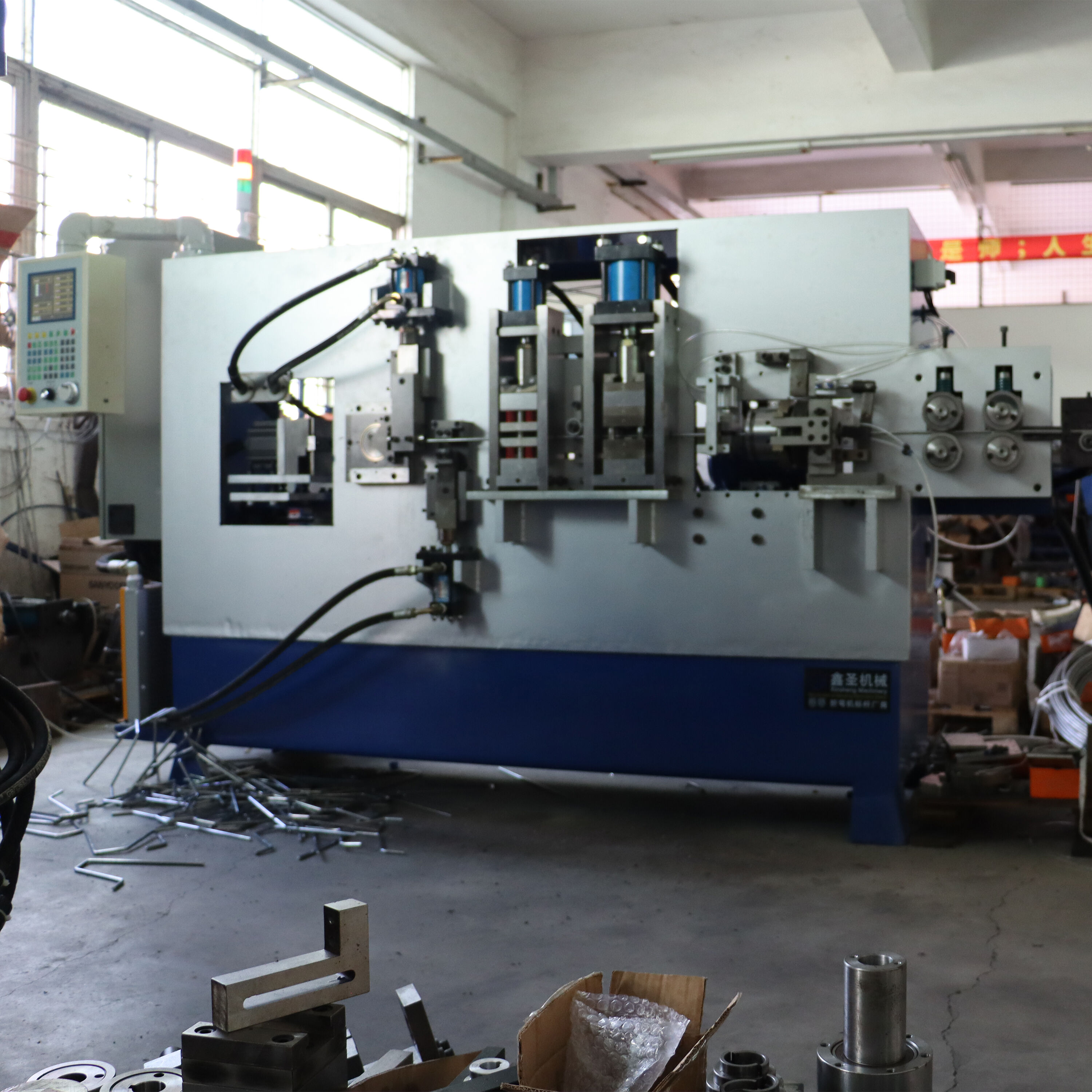 Mürəkkəb Metal Formalar üçün İnkişaf Etmiş Bükülme Maşınları