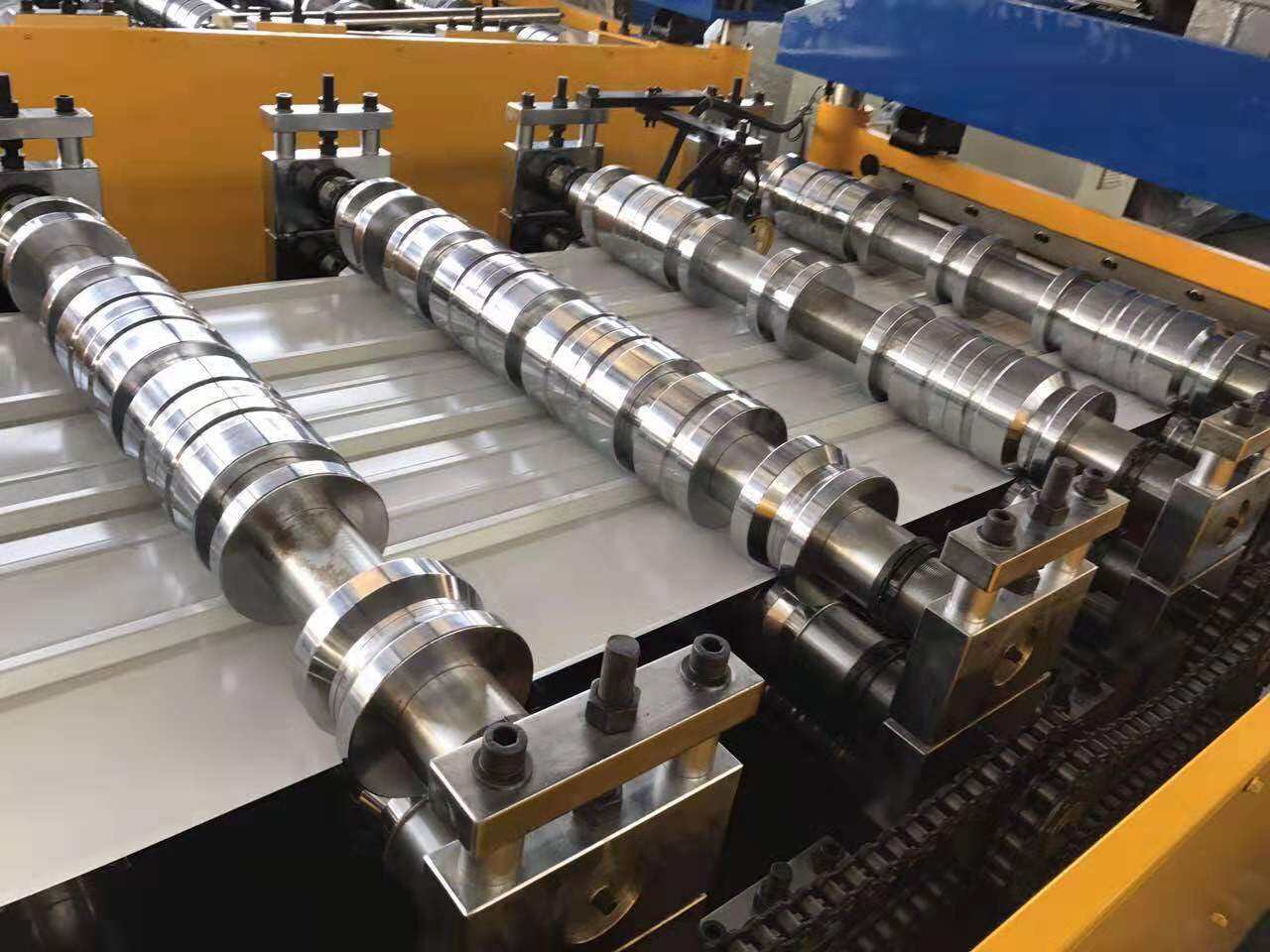Color Steel Roll Forming Machine: Reshaping Production Efficiency with Innovative Design!