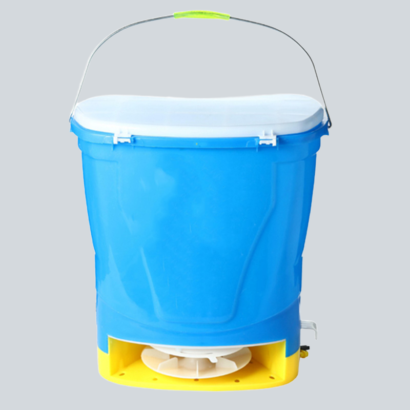 Fertilizer Applicator Works Even with Heavy Tools