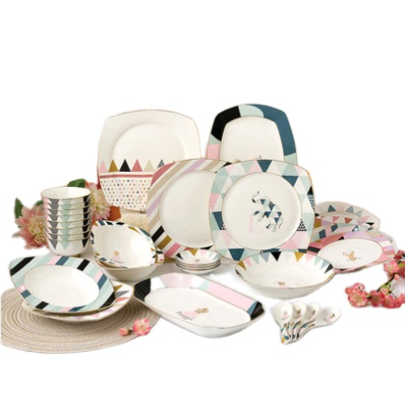 Low-key Features Bespoke Chinese Porcelain Dish Set: Premium Quality for Your Tableware