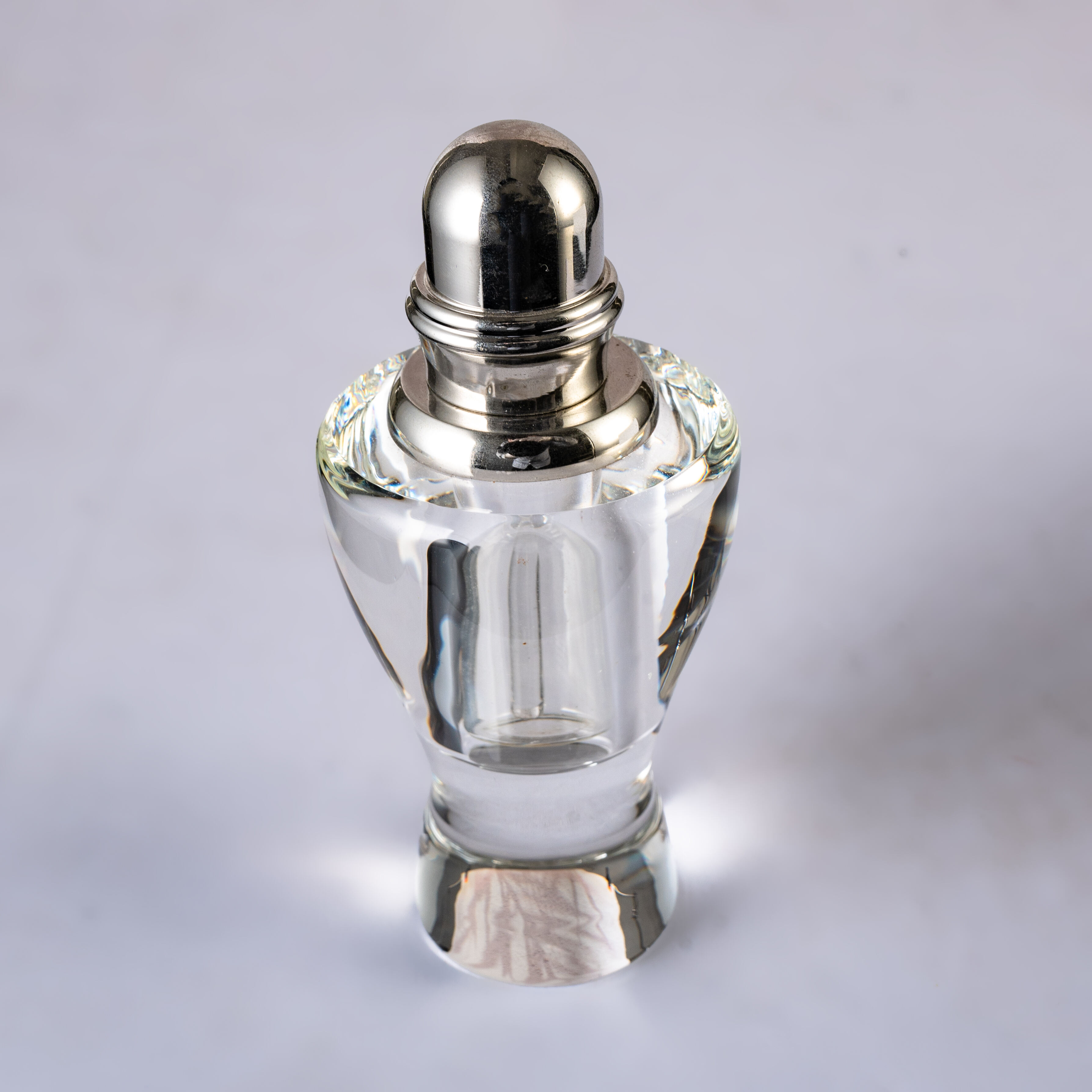 SmallBridge تصميم جديد بالجملة زجاجة عطر شفافة الشكل الواحد مع غطاء معدني للنساء في دبي Savage Air Crystal زجاجة عطر