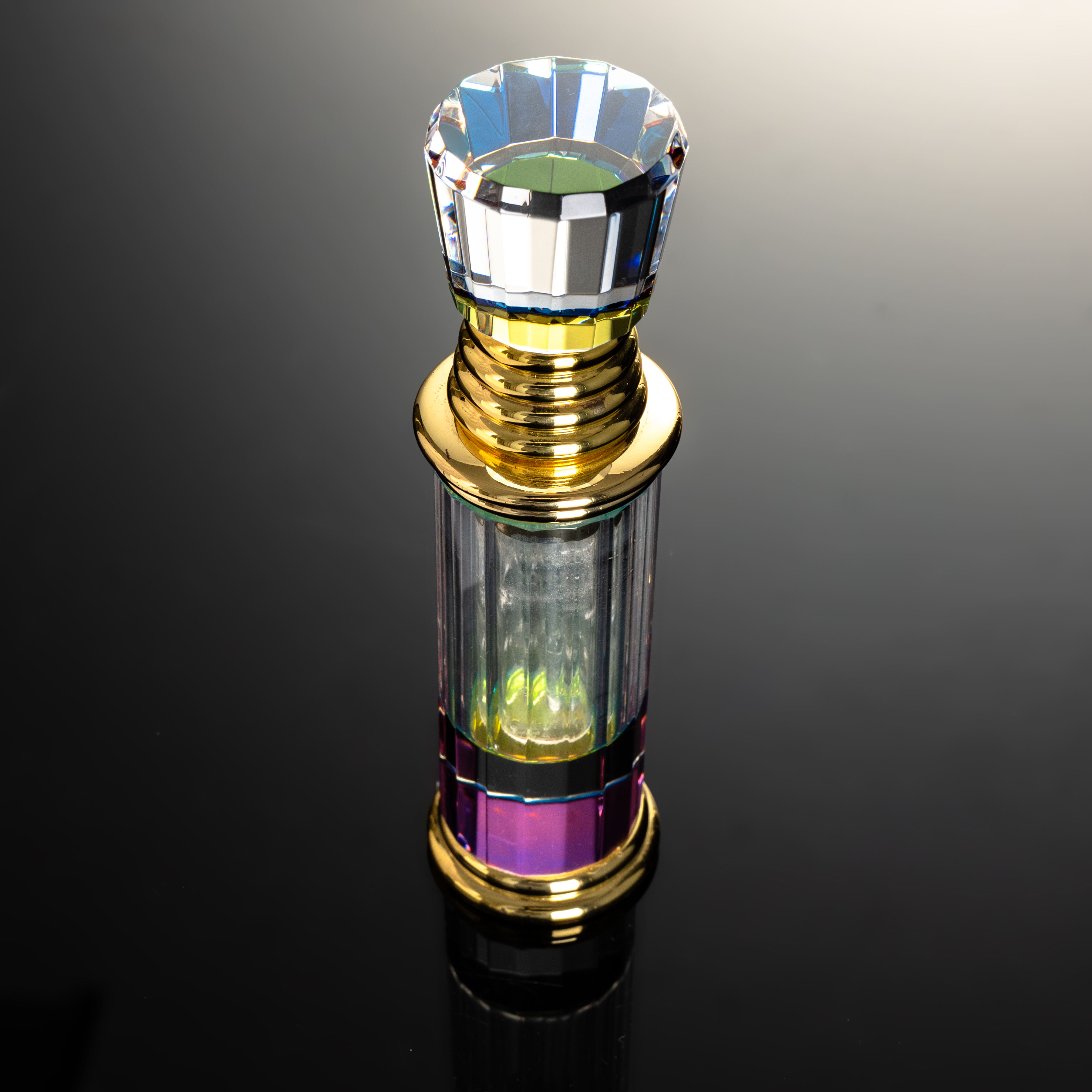 Smallbridge can be customized and wholesale perfume bottle Essential oil bottle Color plated metal accessories at the bottom Small capacity 6ml, bottle weight 110g