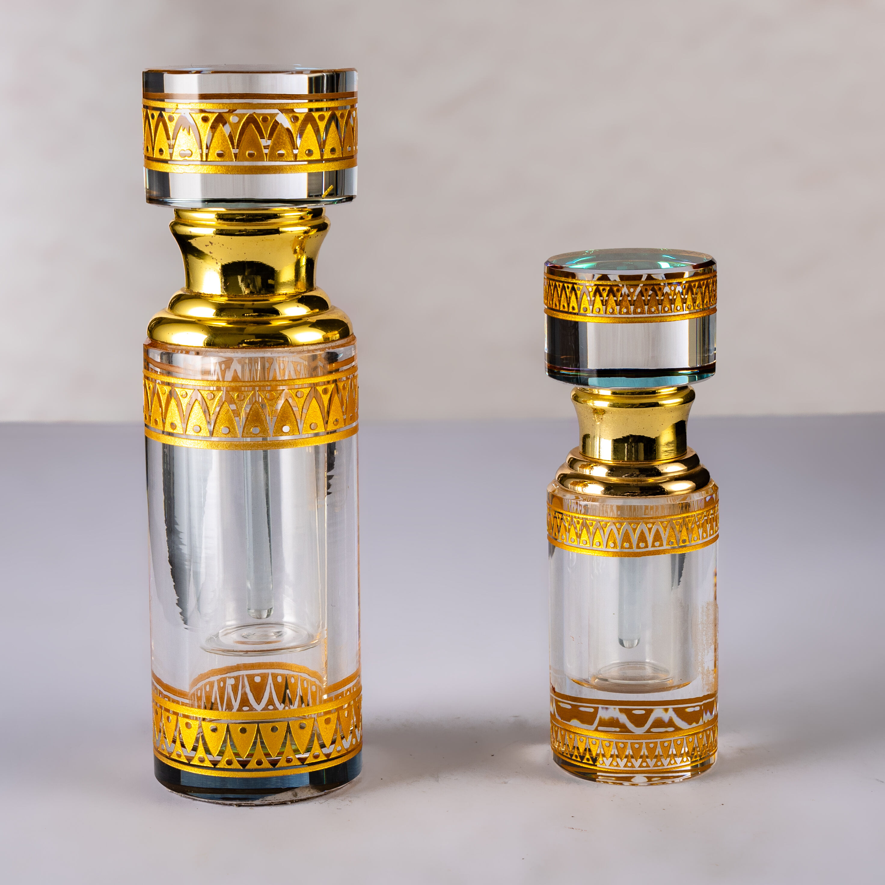 صغير الجسر تصميم جديد الجملة عطر زجاجة قديمة عملية الرمل النفاث اللون مطلية زيت عطري أساسي زجاجة سائلة سعة 12 مل وزن الزجاجة 160g