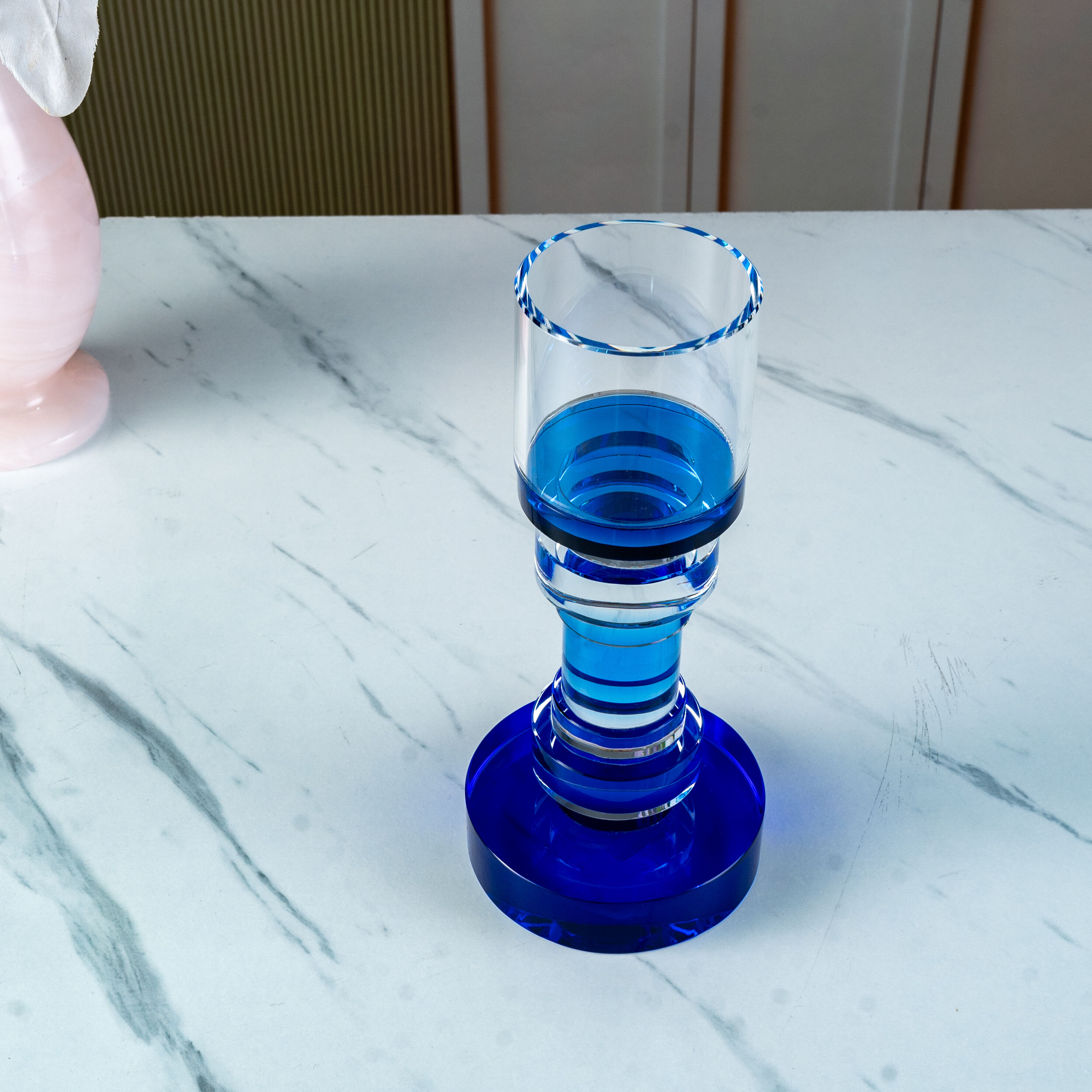 SmallBridge Crystal specializes in wholesale cup shapes, crystal candle holders, furniture decorations, creative gifts, high-end customization