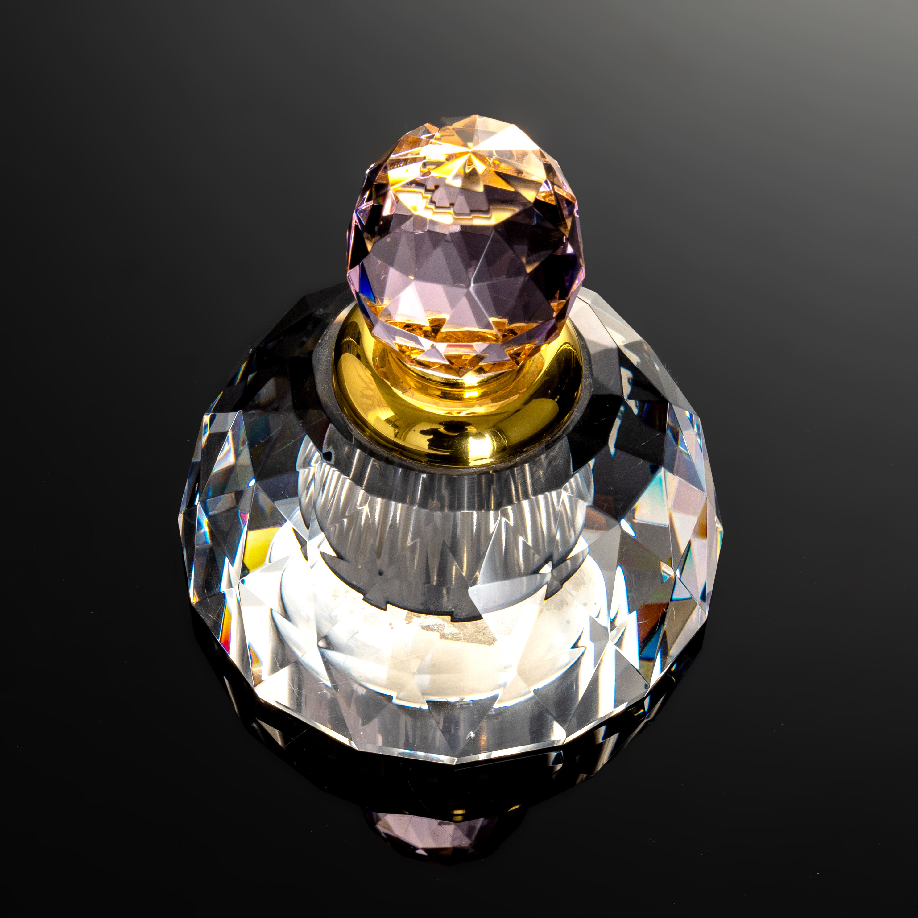 SmallBridge high-grade crystal perfume bottles Wholesale pink bottle caps are beautiful and elegant, suitable for personal use, bottle weight is about 476g