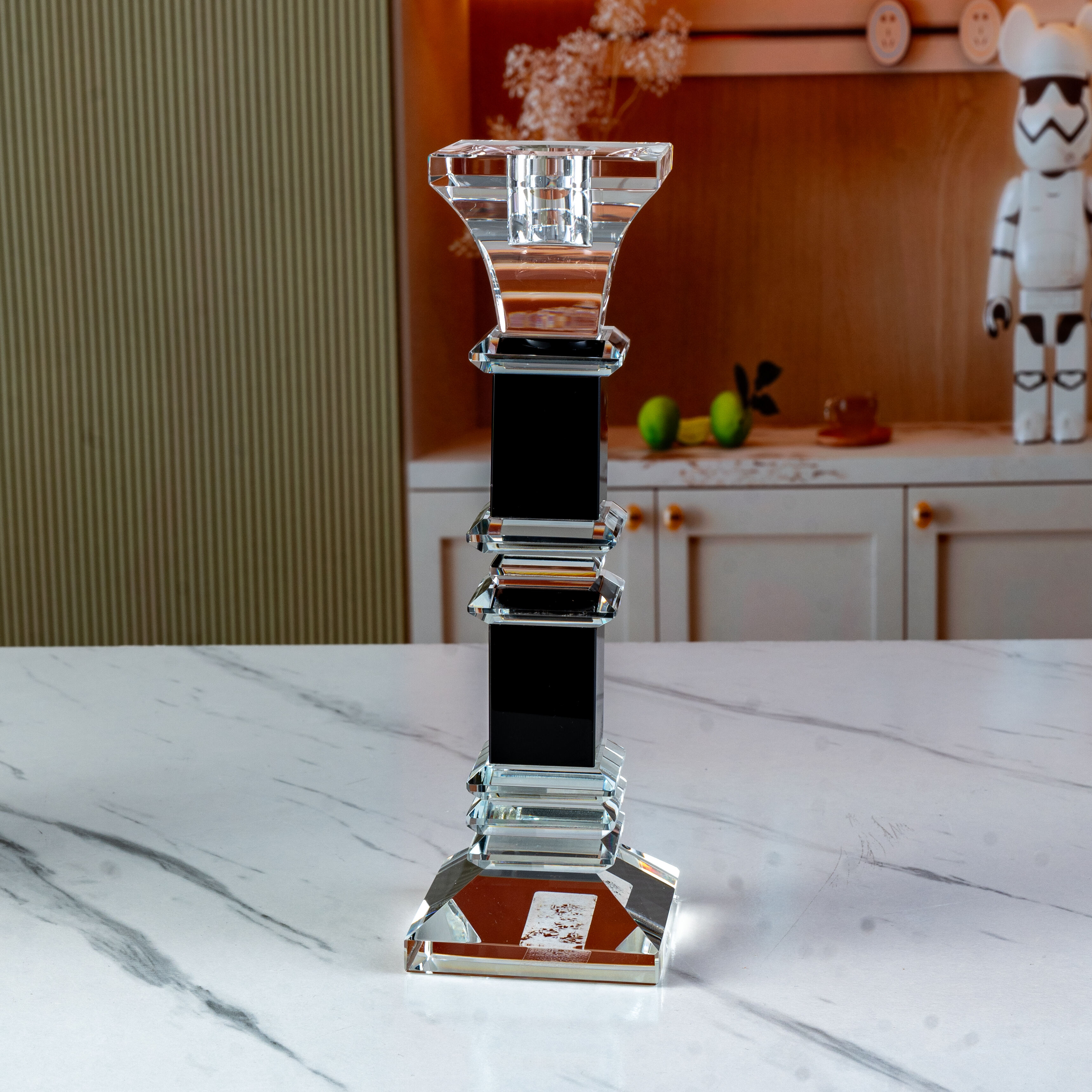 SmallBridge Crystal specializes in wholesale luxury splicing crystal candle holders, furniture ornaments, creative gifts, high-end customization