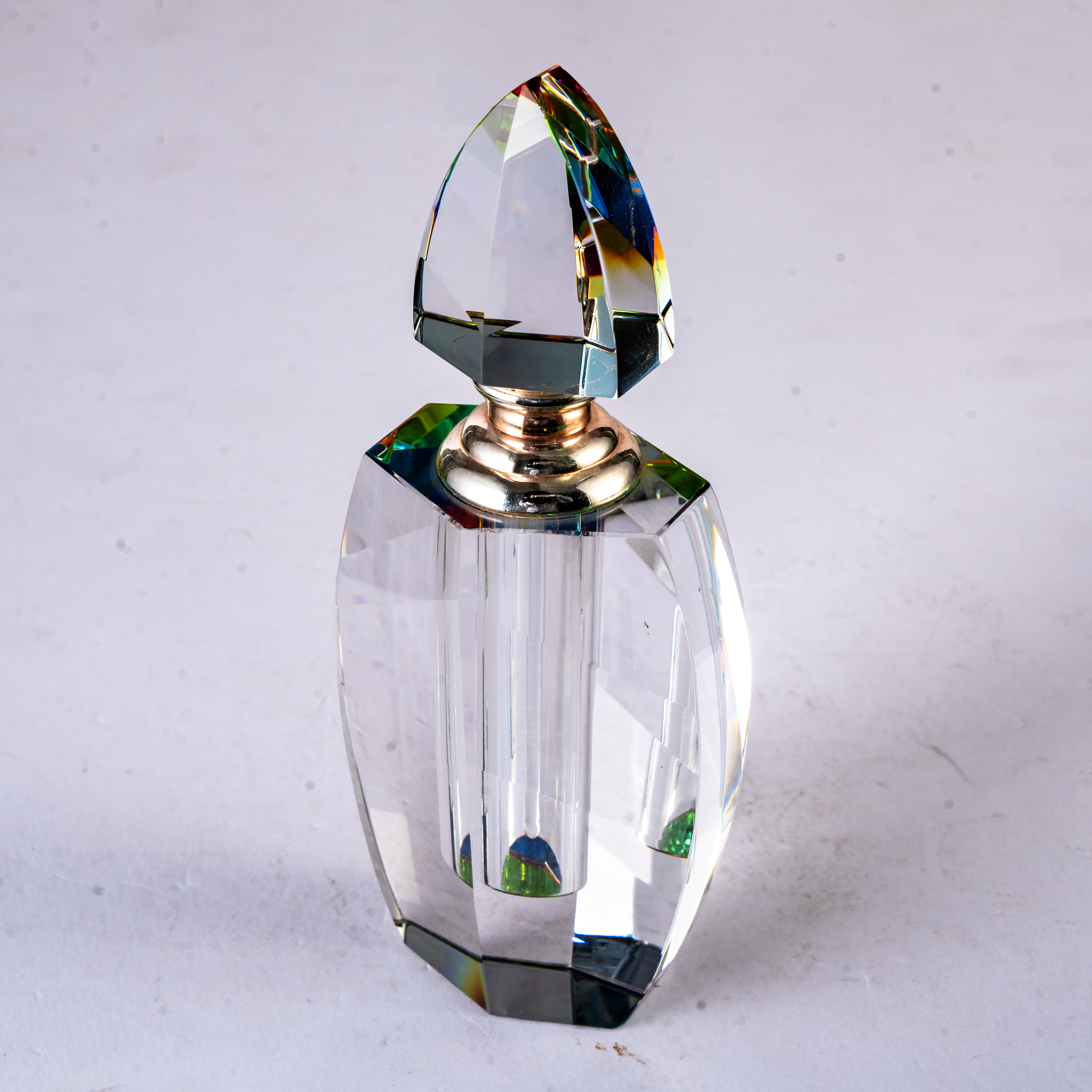 SmallBridge Crystal perfume bottle, flat, transparent, color plated, customized, can be sent to others for their own use in wholesale