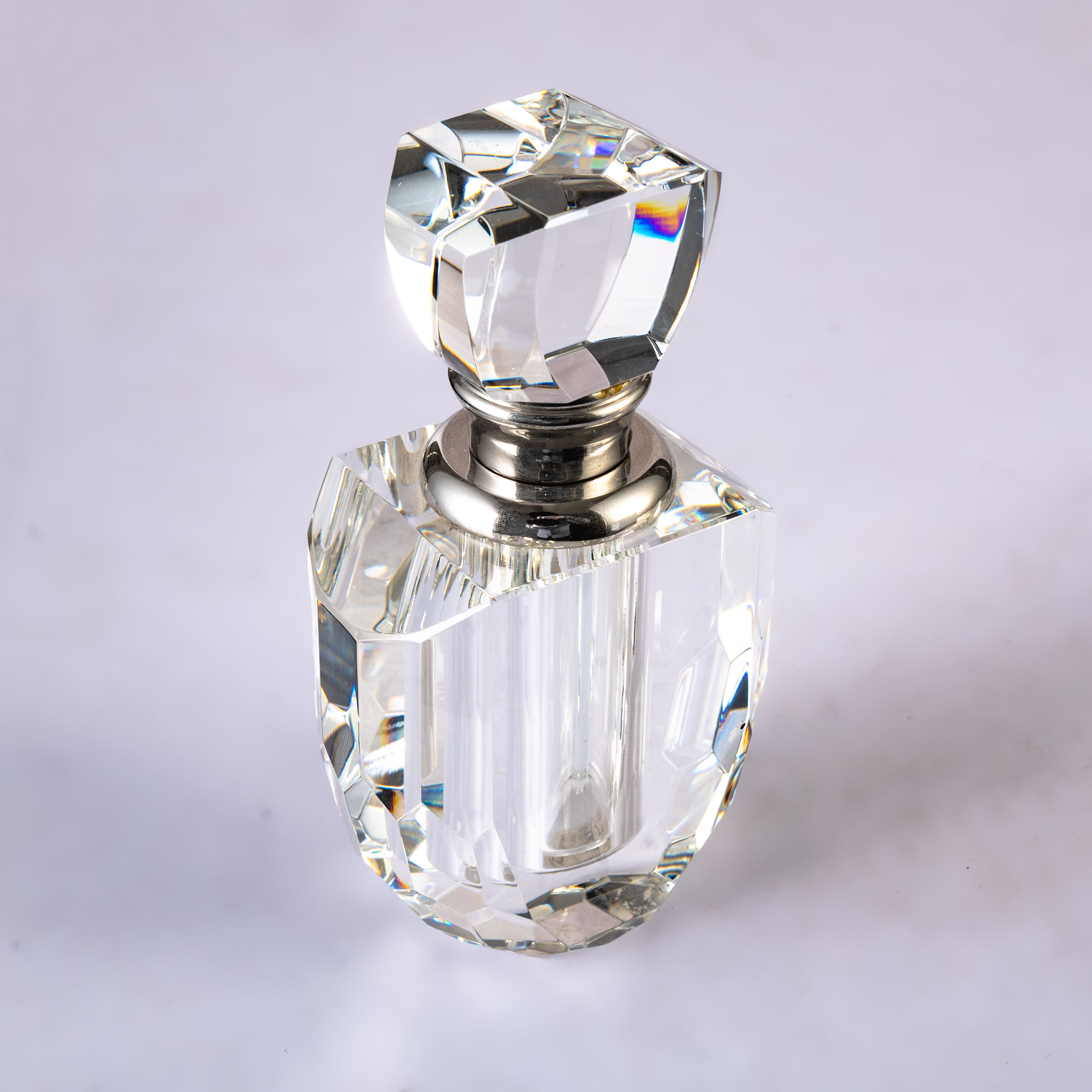 SmallBridge Crystal perfume bottle, transparent surface can be customized, can be delivered wholesale, and the preferred bottle body is 337g.12ml
