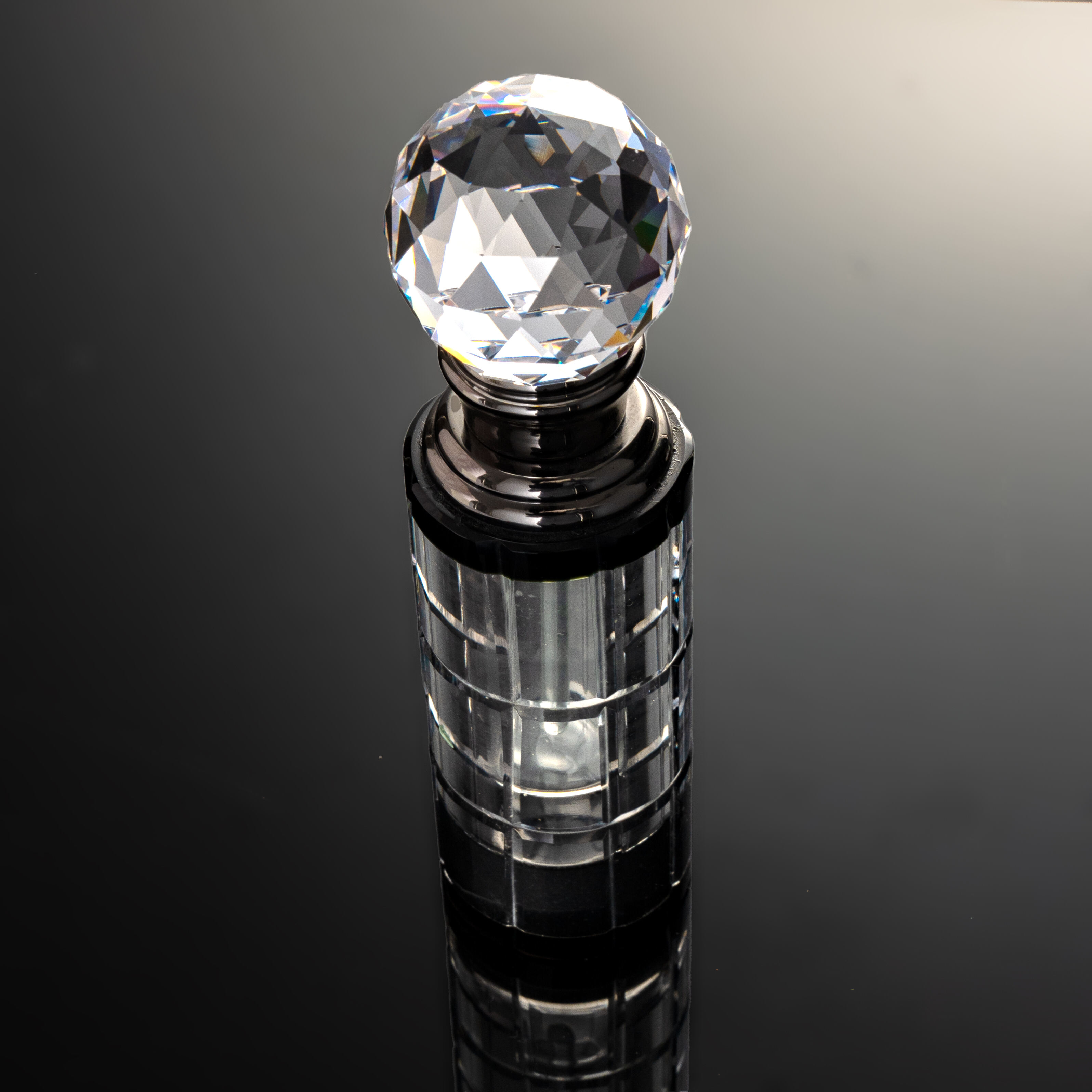SmallBridge Crystal perfume bottle Small capacity, customizable, wholesale, self use preferred bottle body 167g.6ml