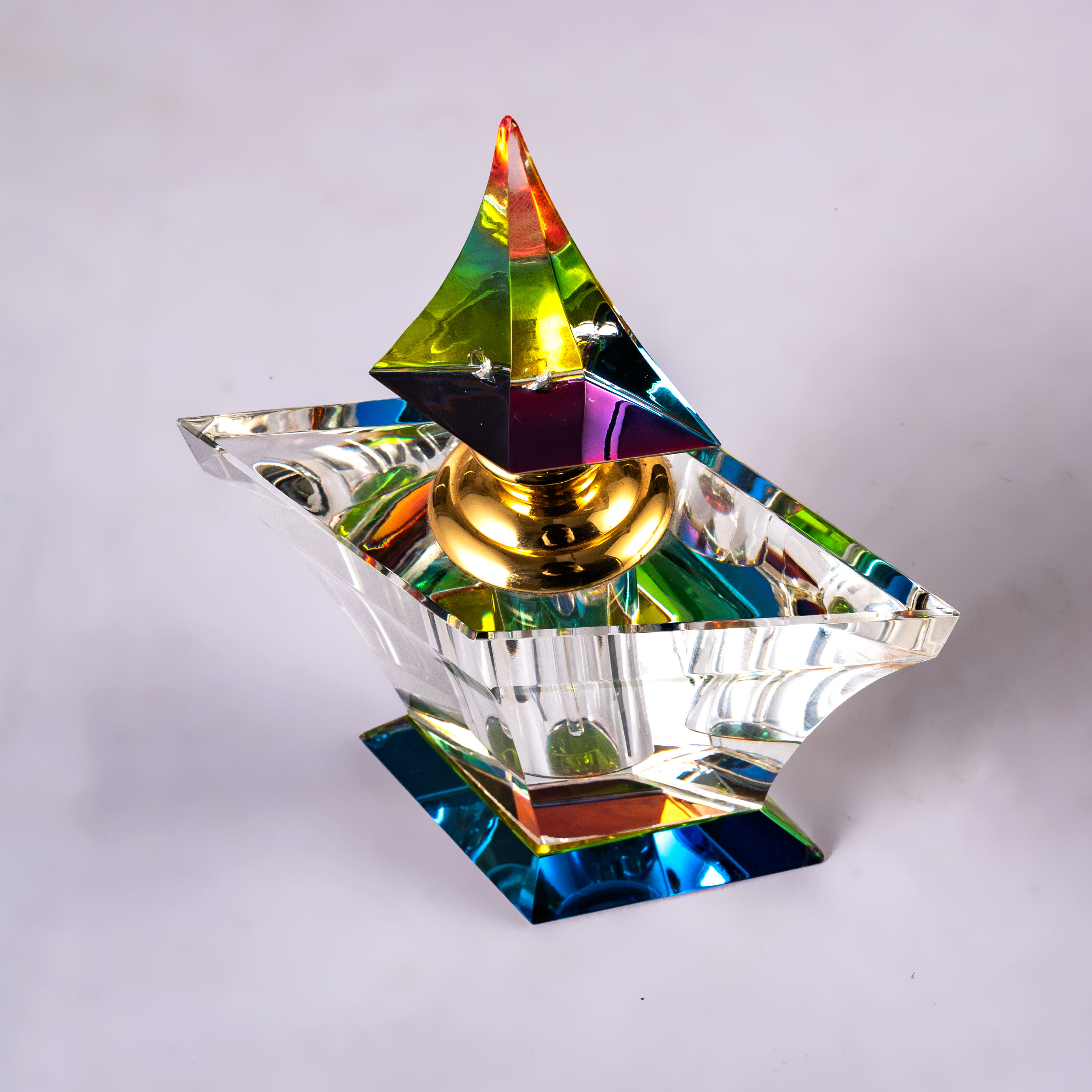 SmallBridge Luxury Crystal香水ボトル卸売透明カラーメッキポインター形状プレミアムエッセンシャルオイル香水ボトル付き垂れ棒は個人使用に適しています