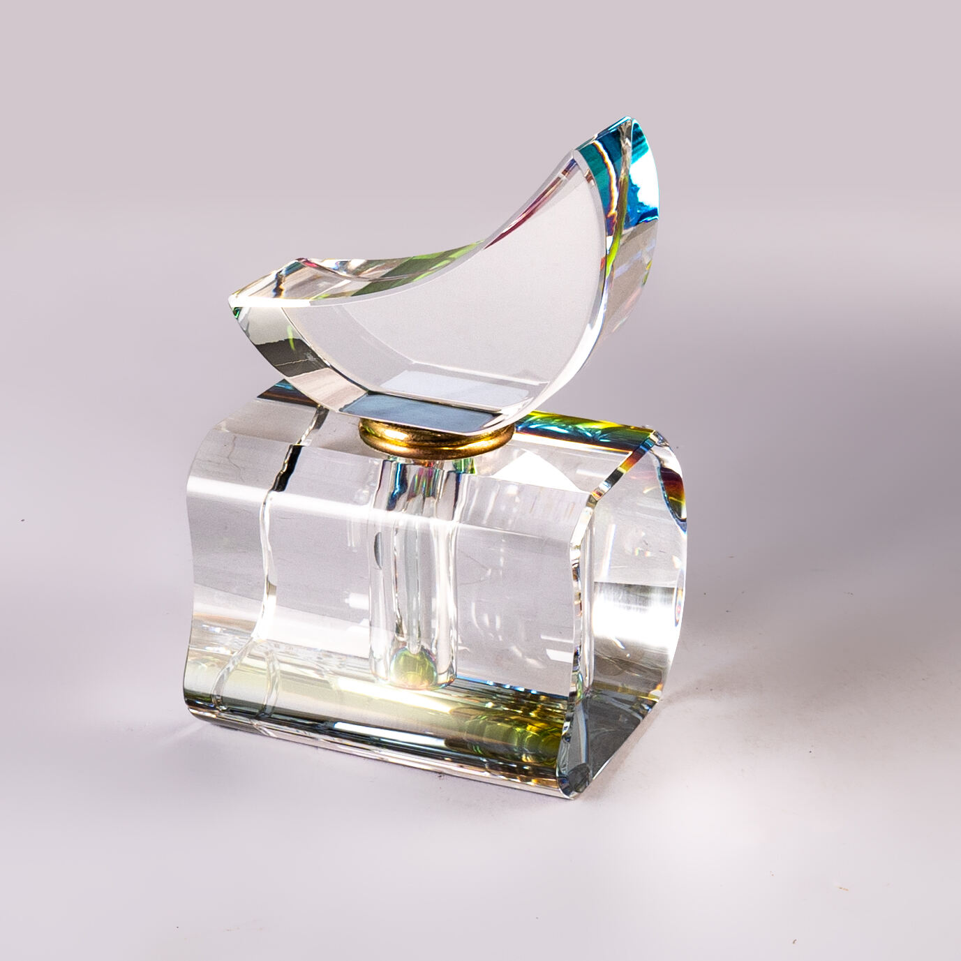 SmallBridge Luxury Crystal perfume Bottle Wholesale Sailing Banana Bottle Cap Craft Essential Oil perfume Bottle with Drip Stick