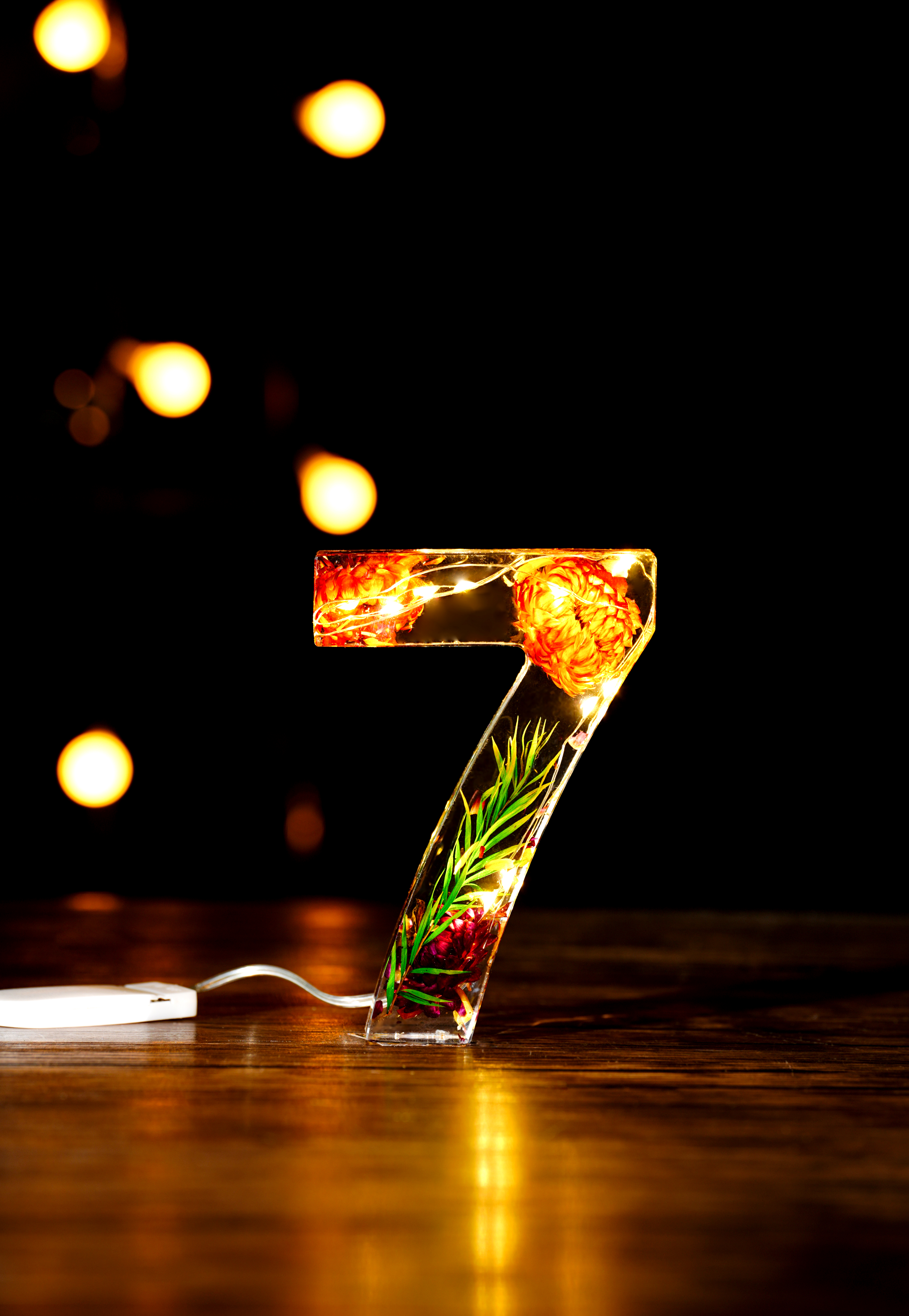 SmallBridge Crystal's new product, luminous digital creative product, drip glue process, beautiful and atmospheric, giving people surprises