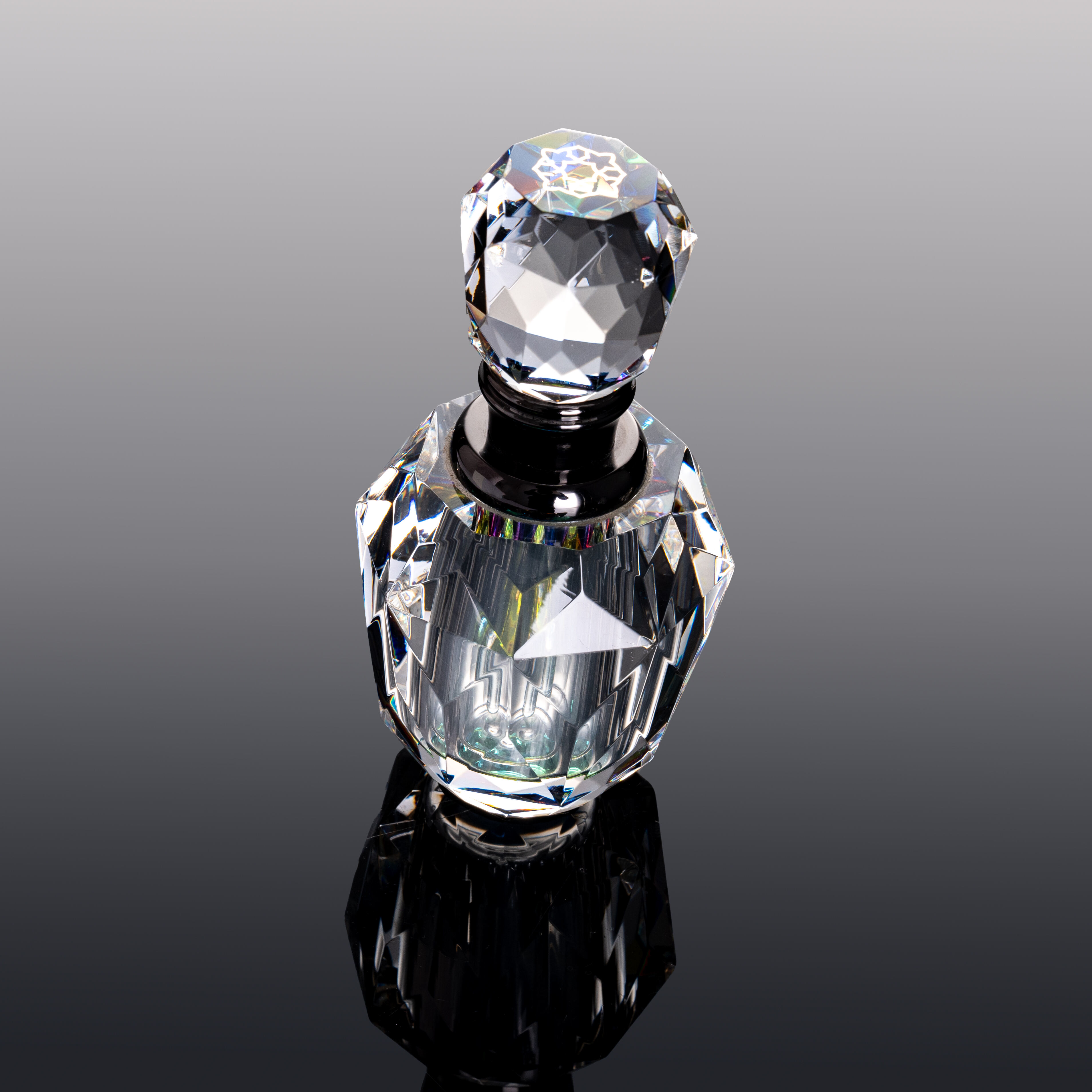 SmallBridge Crystal new product transparent perfume bottle cover sandblasting and coloring can be customized perfume bottle essential oil bottle empty bottle gift giving high-end products