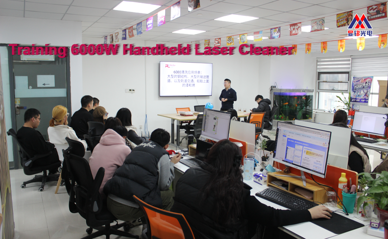 Formation intelligente Relfar sur la dernière technologie de nettoyage laser portable 6000 W