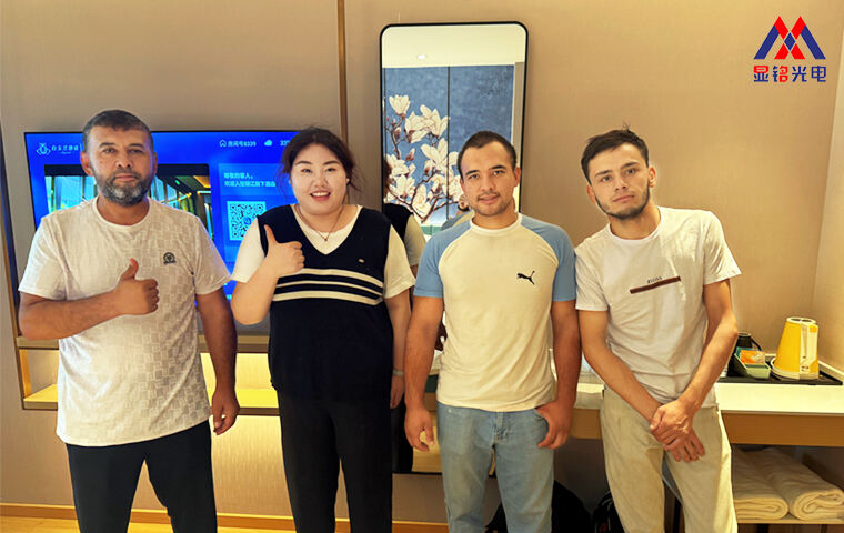 Group photo of customers2.jpg