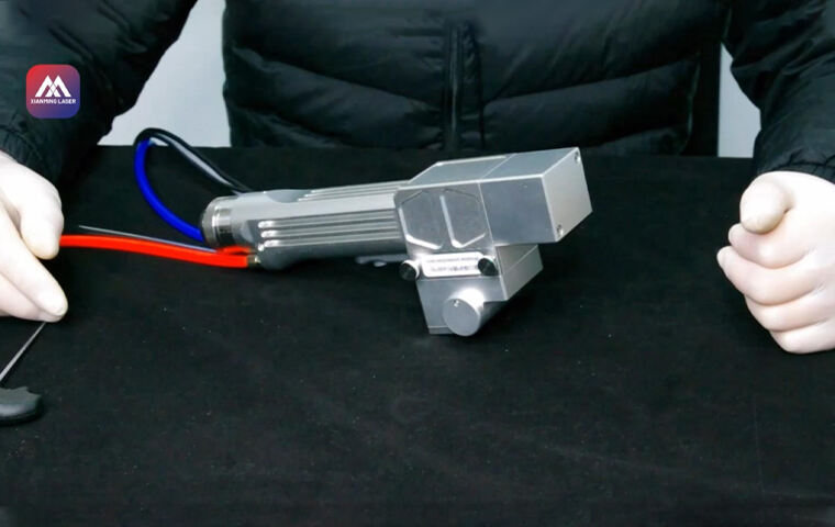 Comment remplacer la lentille de focalisation sur le pistolet de soudage laser SUP 22C Xianming Laser Tutoriel