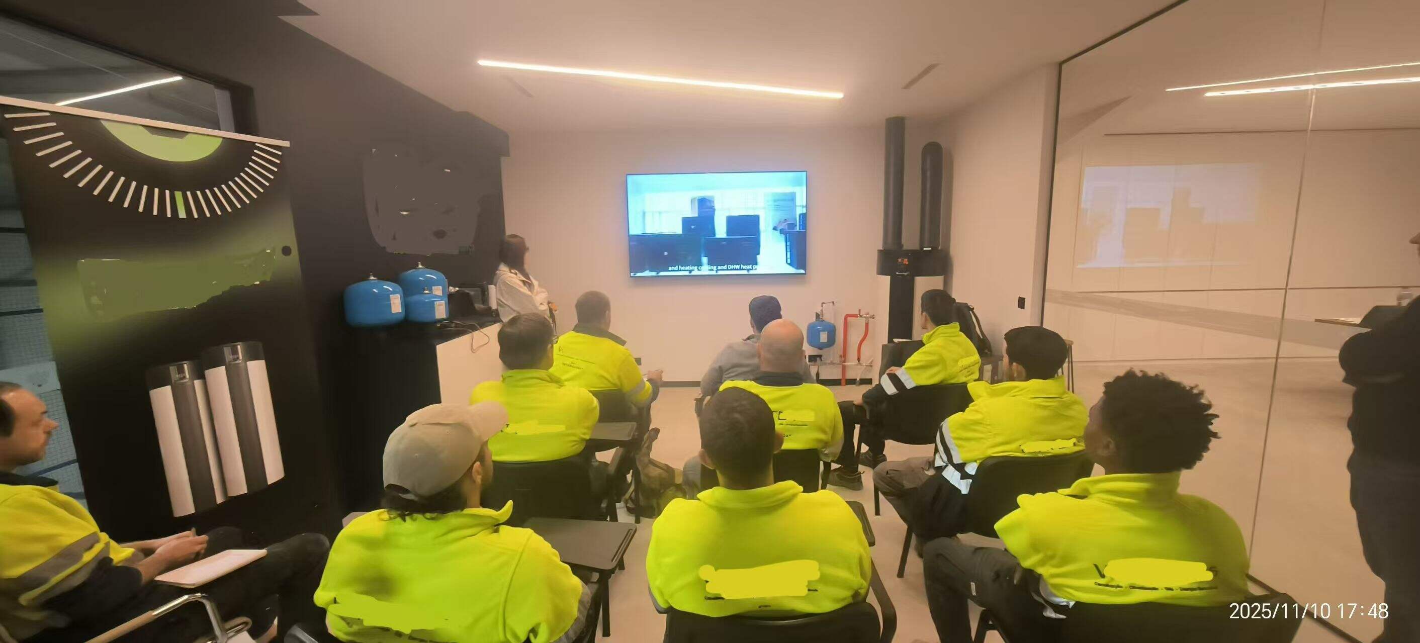 Crossing mountains and seas, building service together: A record of after-sales training in Portugal