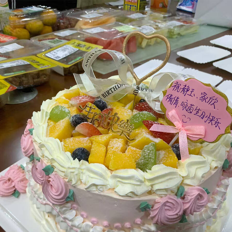 AEROPAK celebrates October birthdays!