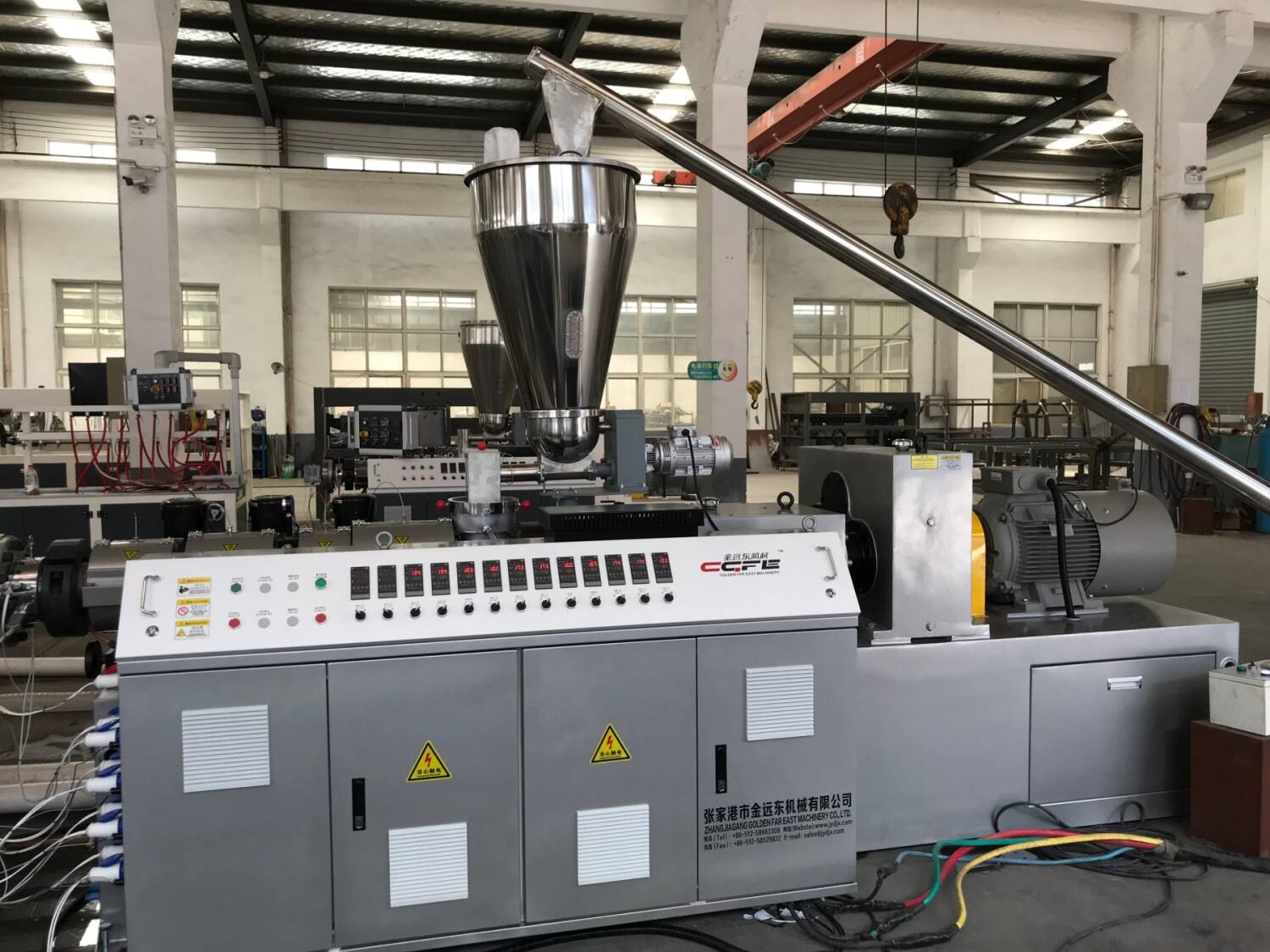 1. conical twin screw extruder.jpg