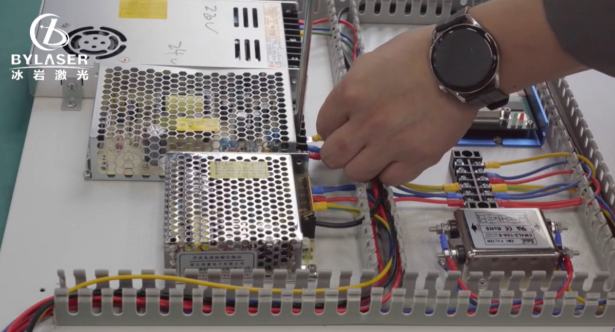 Decryption! Laser equipment production process！