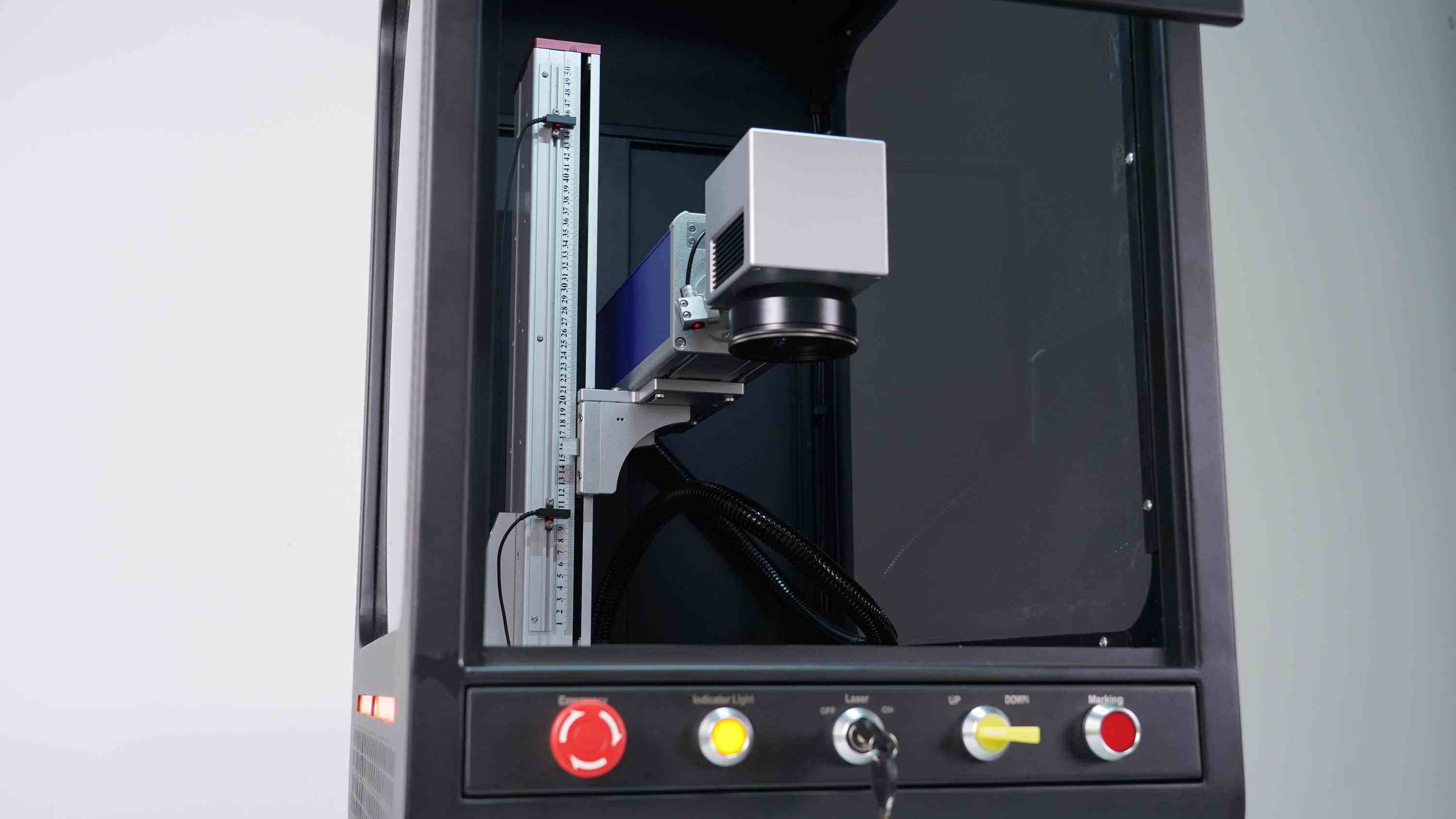Enclosed-fiber-laser-marking-machine-3.JPG