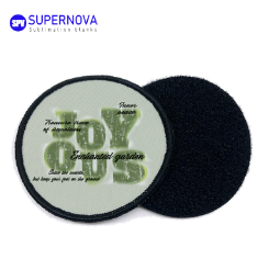 كيفية تطبيق شرائح الجلد الصناعي على الملابس للحصول على مظهر شخصي