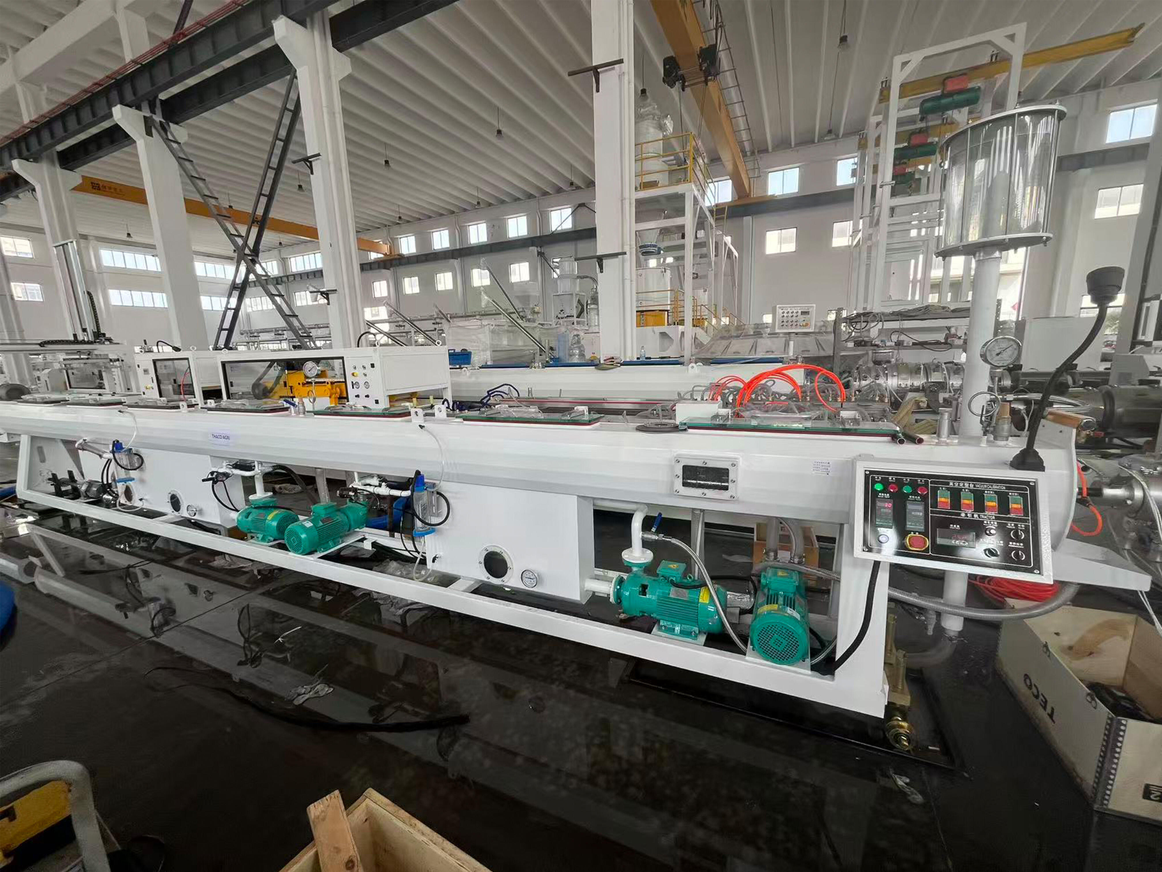 20m/min Three-layer HDPE pipe co-extrusion production line