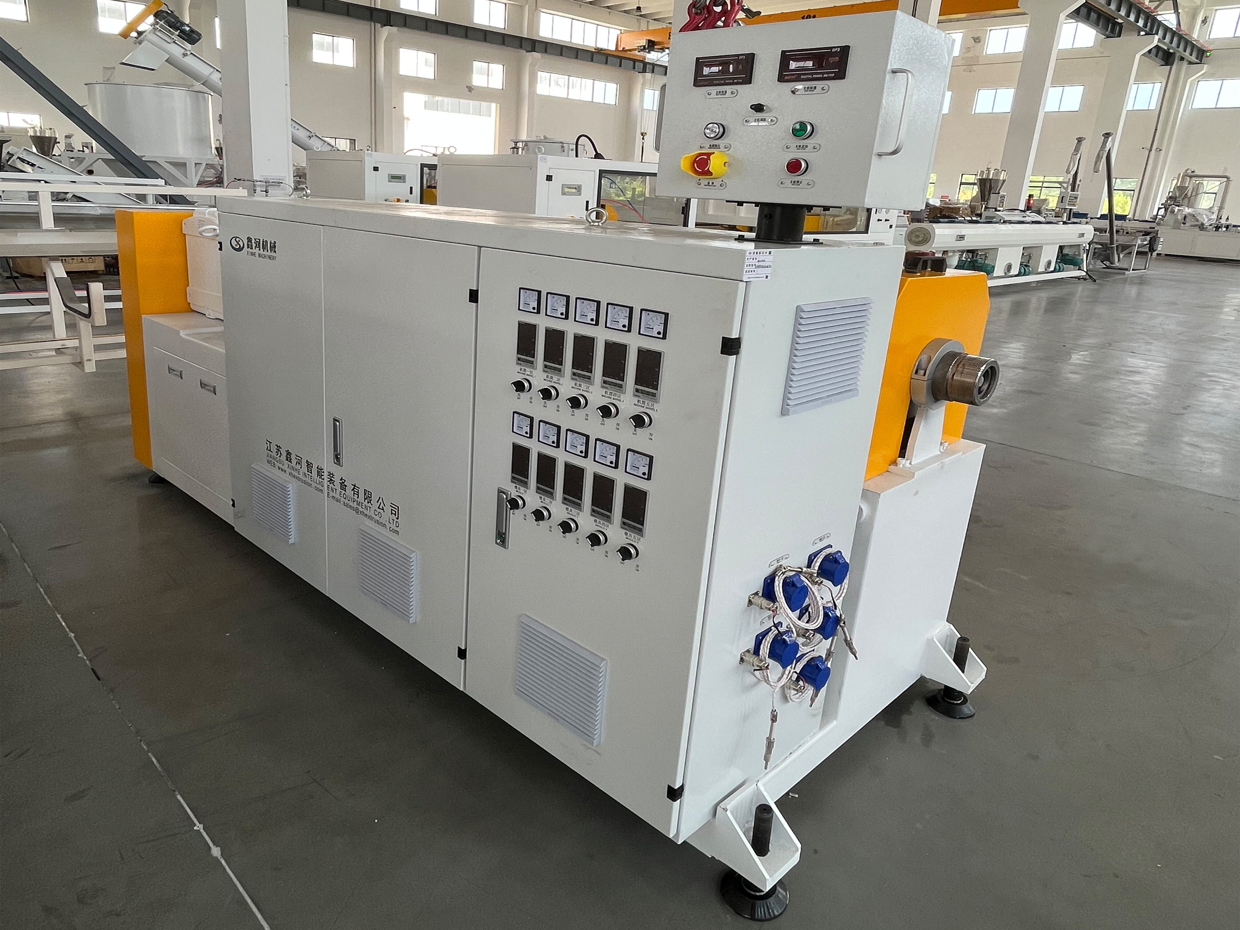 SJ Series Single Screw Plastic Extrusion For PP PE PC Pipe Production Line