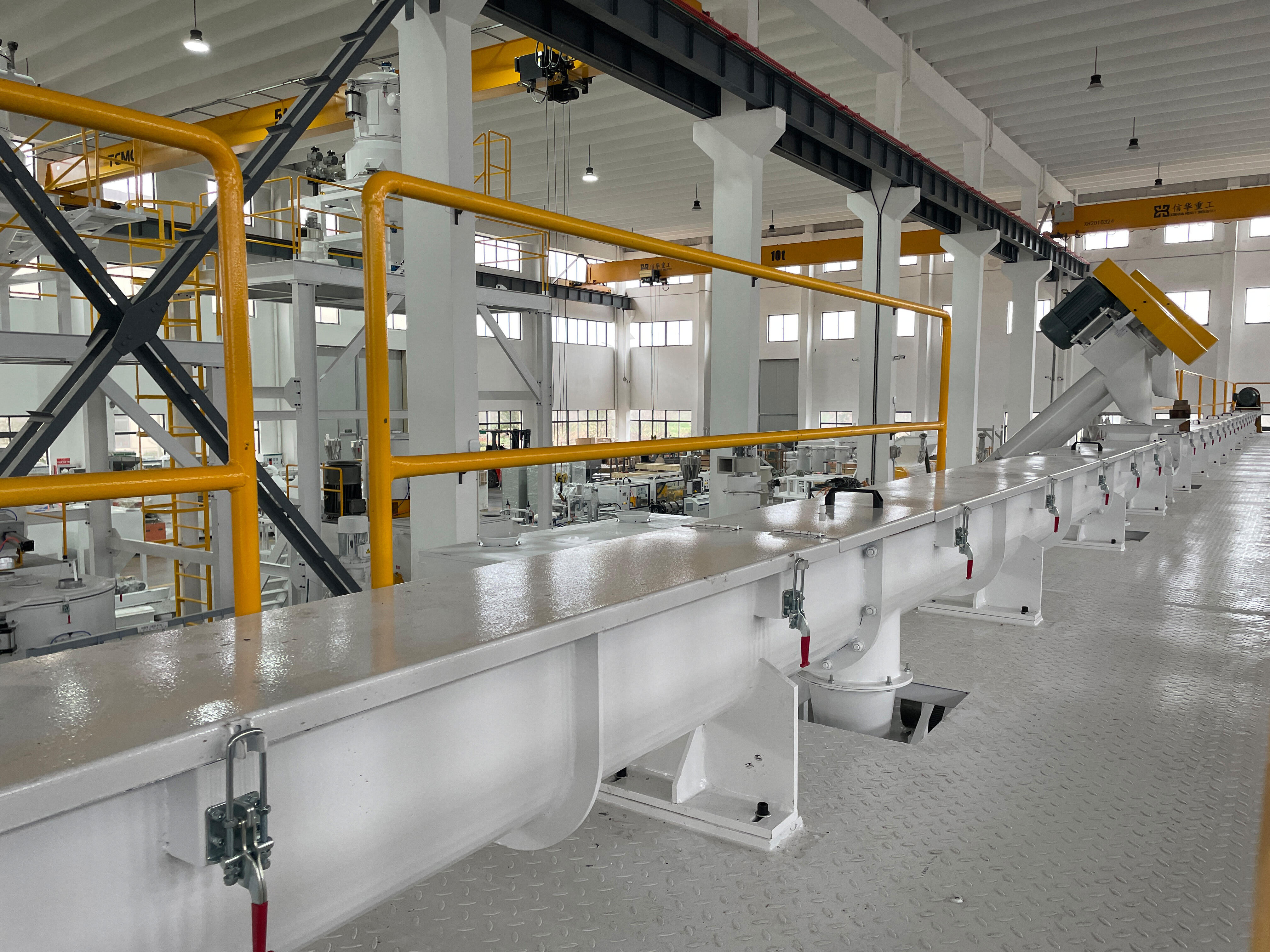 Automatski inteligentni centralizirani sustav za hranjenje