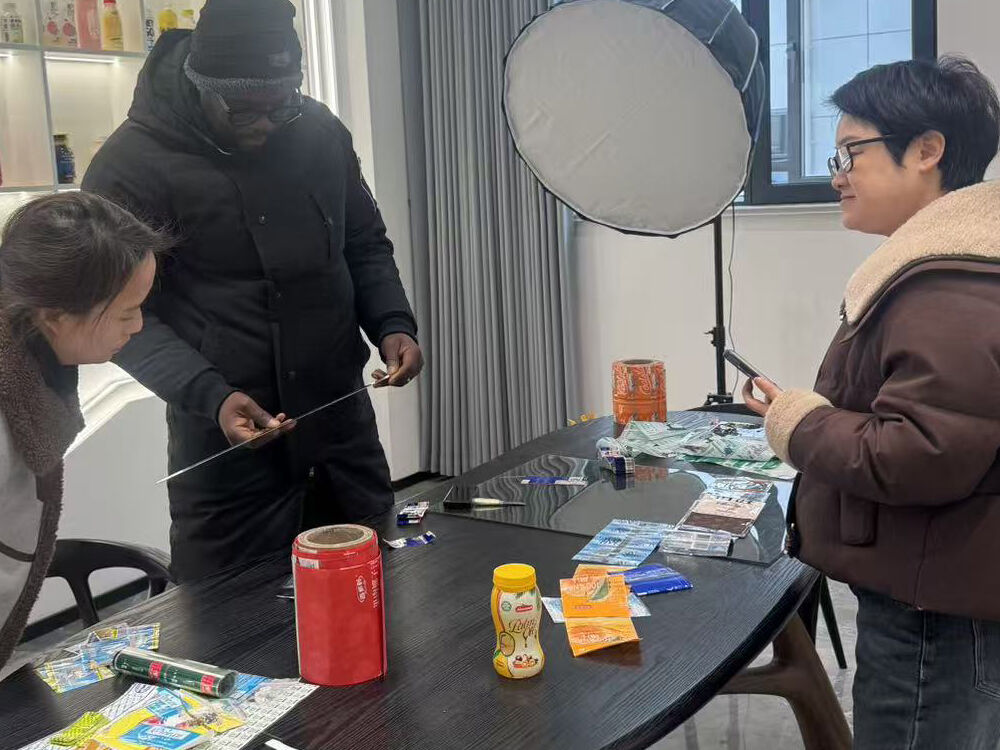 Tongcheng Guozhao Rubber & Plastic Welcomes Malian Customers for Factory Inspection, Multiple Rubber & Plastic Packaging Products Gain Recognition and Sign Contract Successfully (2).jpg