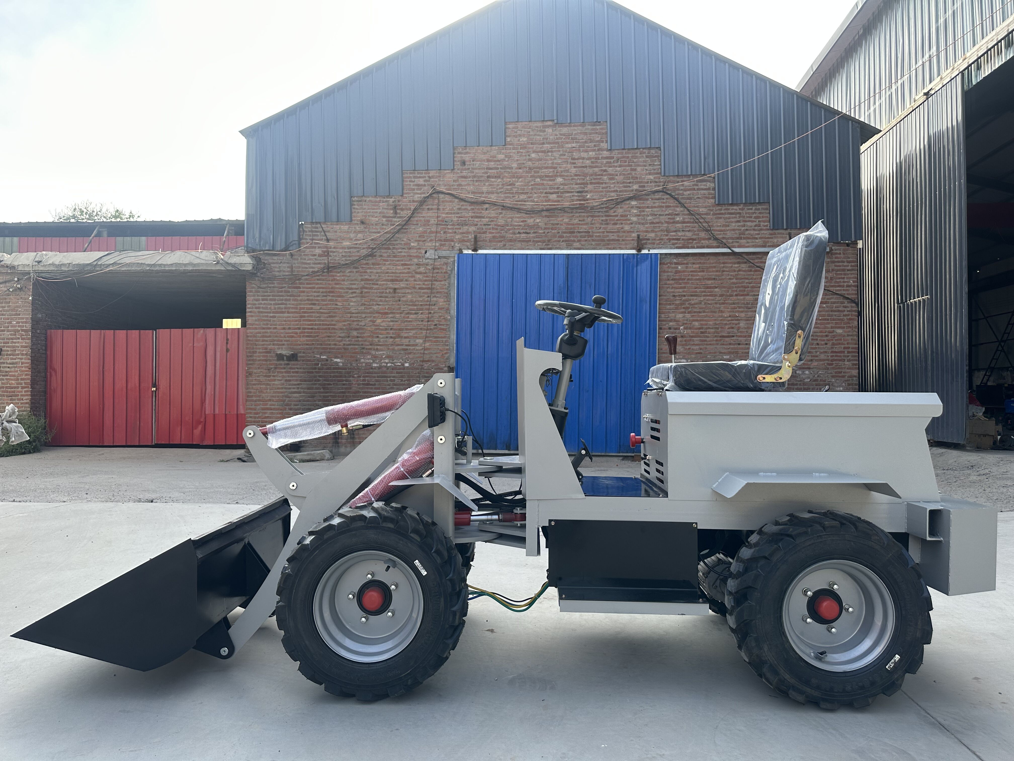 Зв'язатися з нами