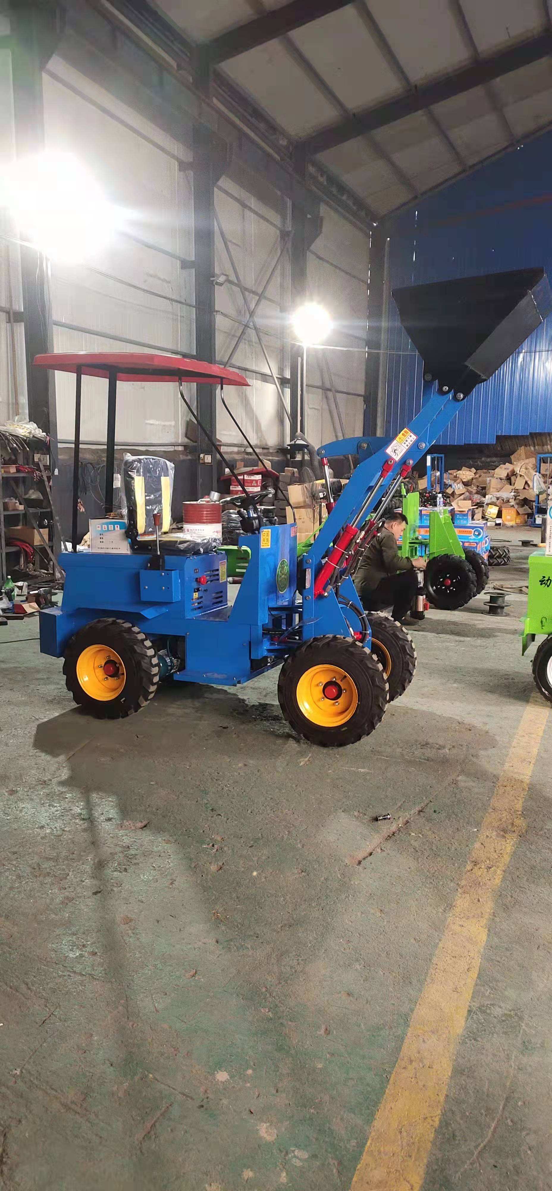 Переваги міні-навантажувача на електроприводі: нульові викиди, тиха робота, нижчі експлуатаційні витрати