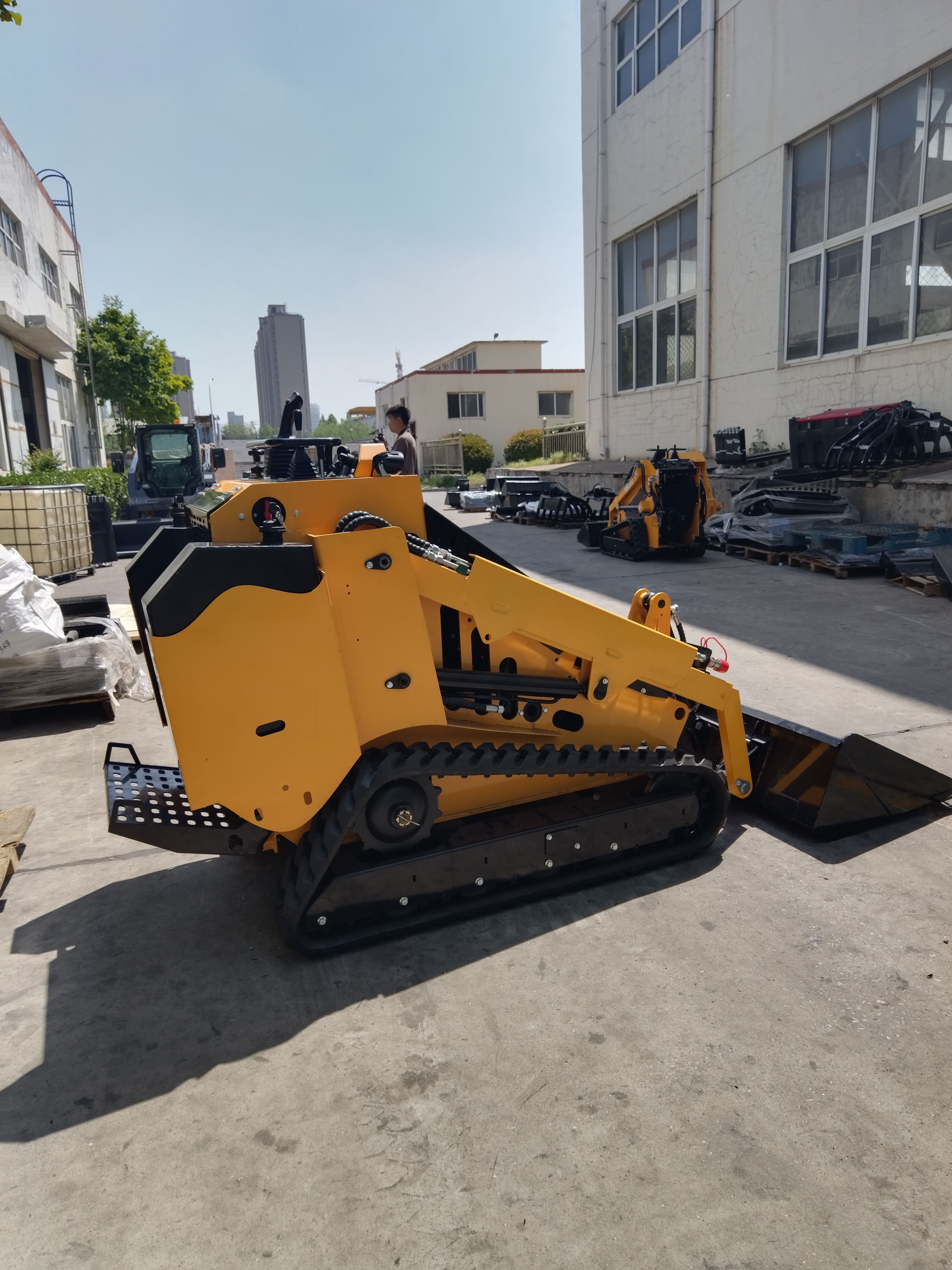 Зв'язатися з нами