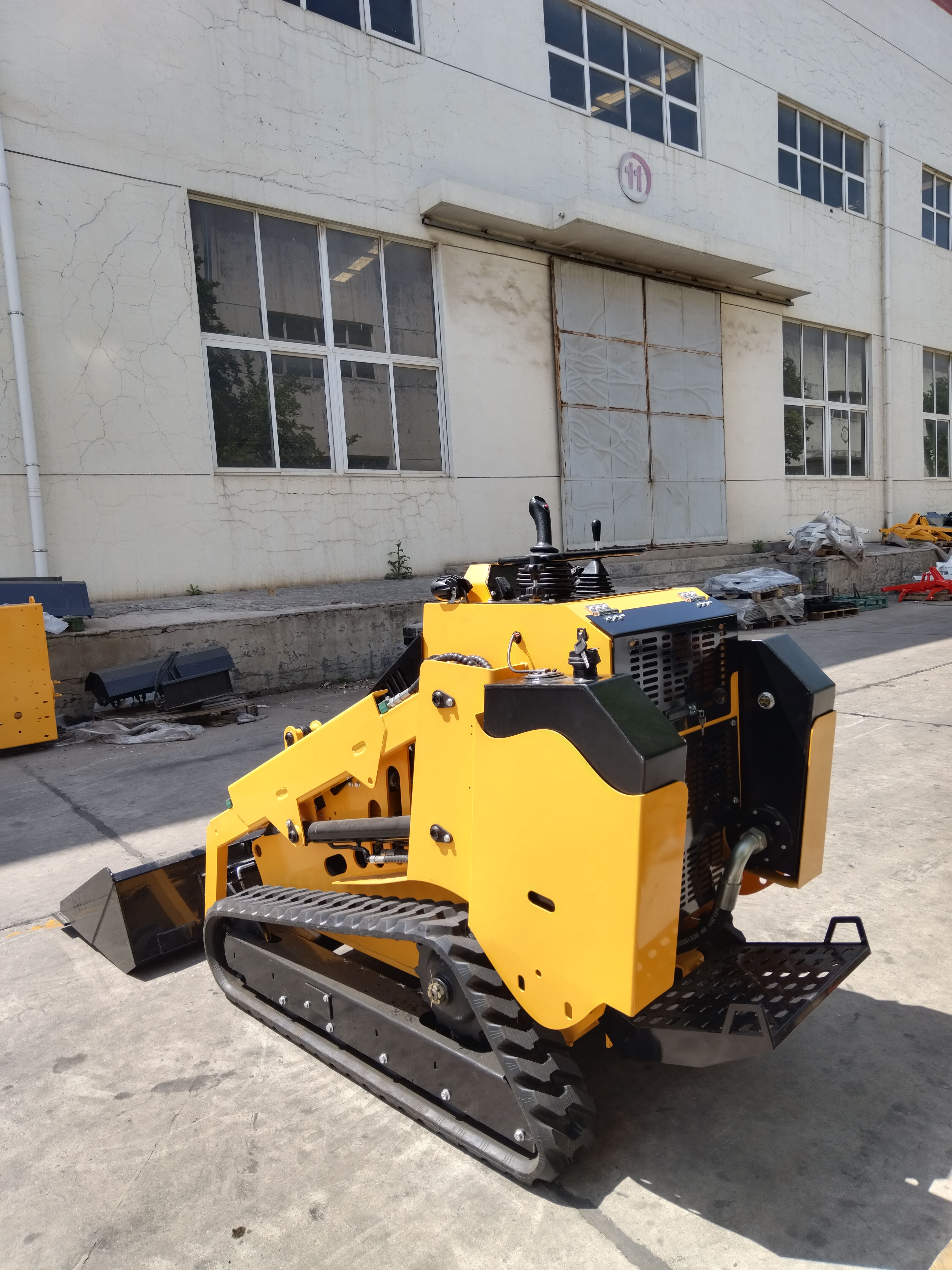 Зв'язатися з нами