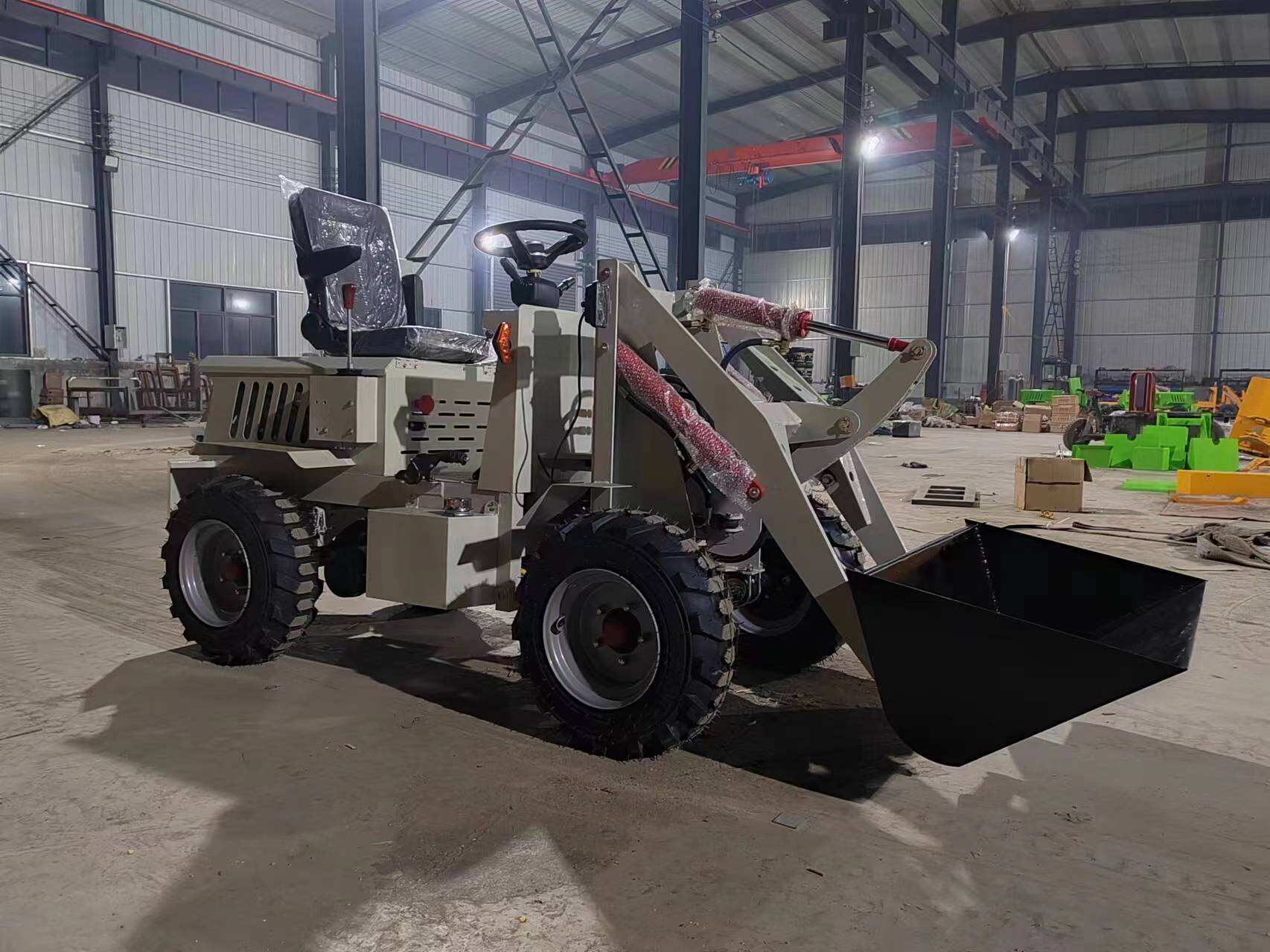 Logway електричний міні-навантажувач з поворотною рамою: багатофункціональність без викидів для компактних застосувань