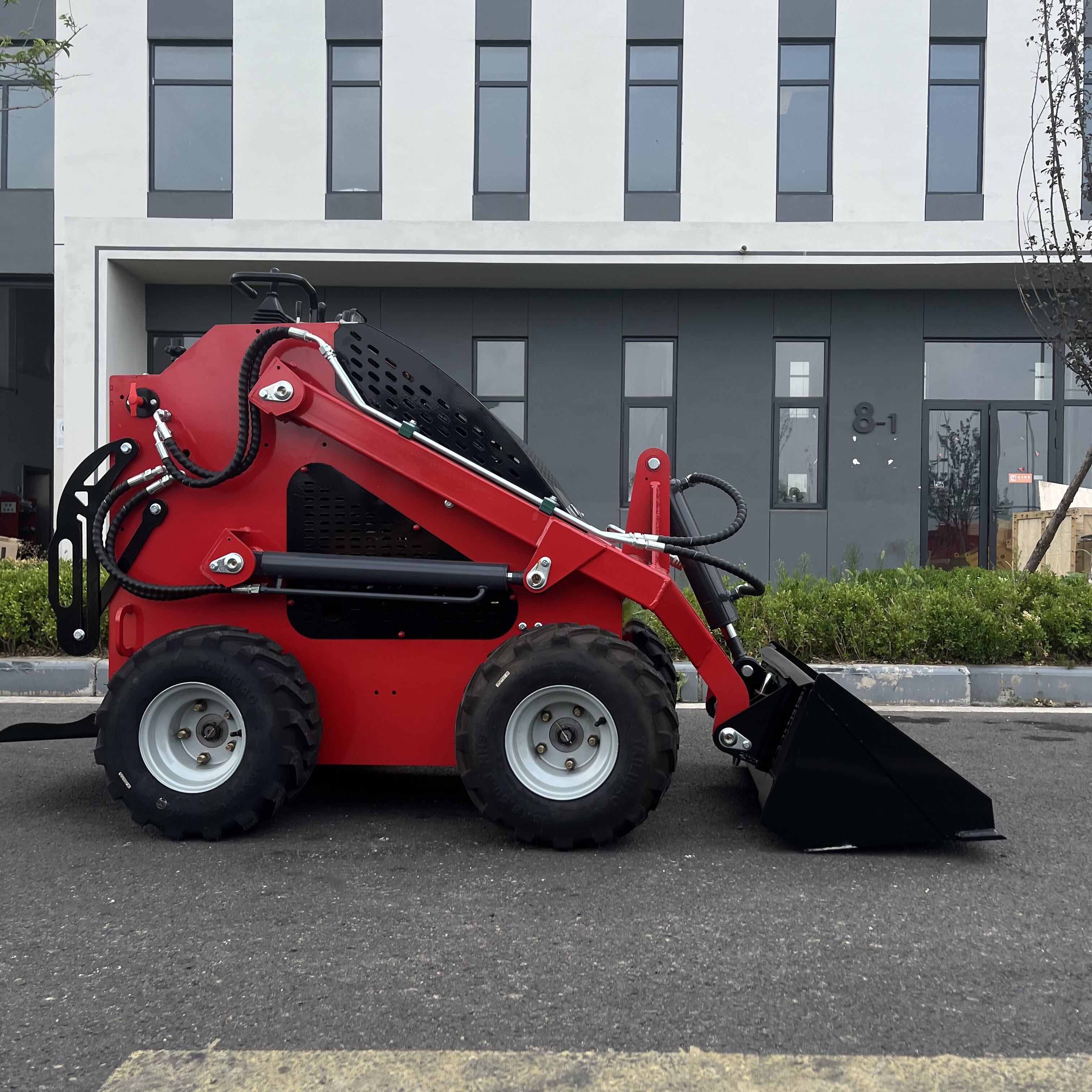Logway Ride On Skid Steer: Mayor comodidad para el operador en ciclos de trabajo prolongados y tareas precisas
