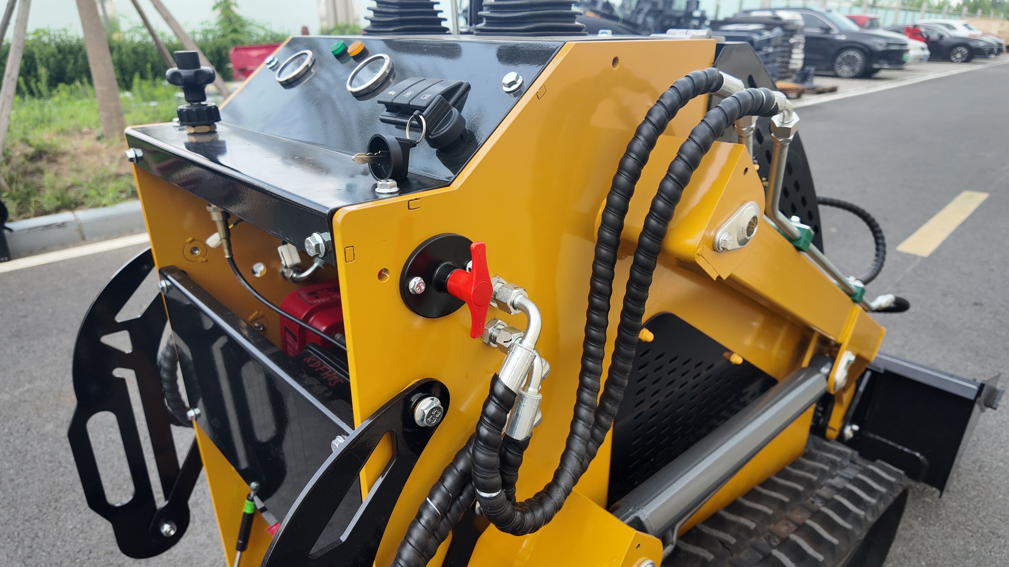 Carregadeira Mini Logway para Construção: Máquina Compacta e Potente para Movimentação de Materiais e Preparação do Terreno